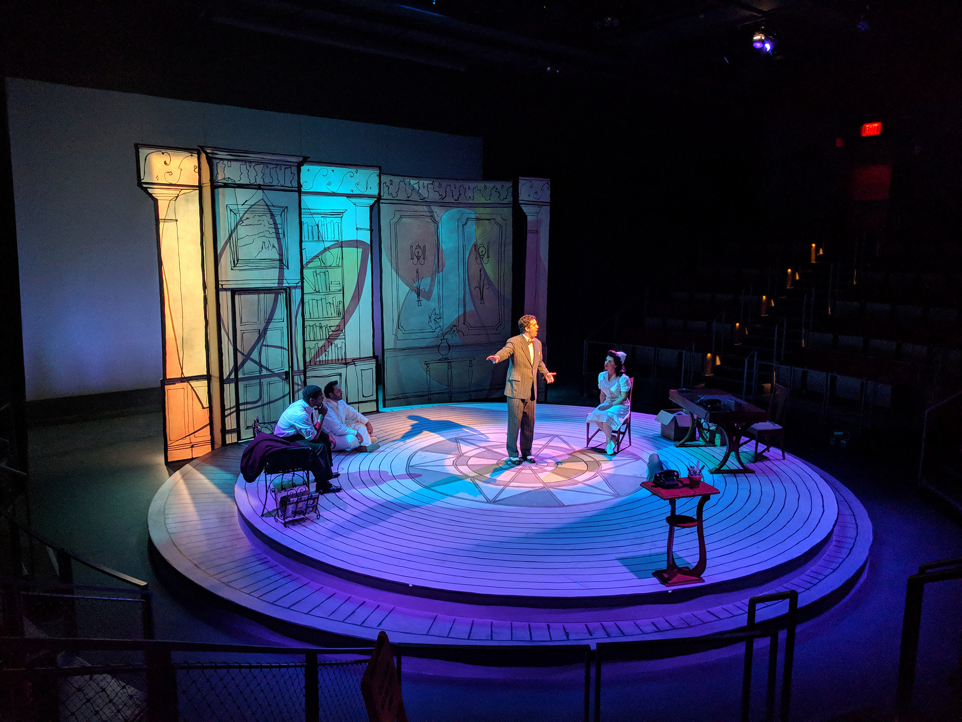 Back-painted muslin walls (Photo by Jack Looney)