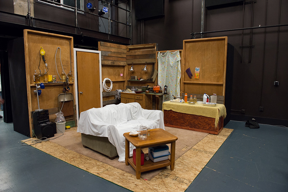 25 Saints : A makeshift hunting cabin