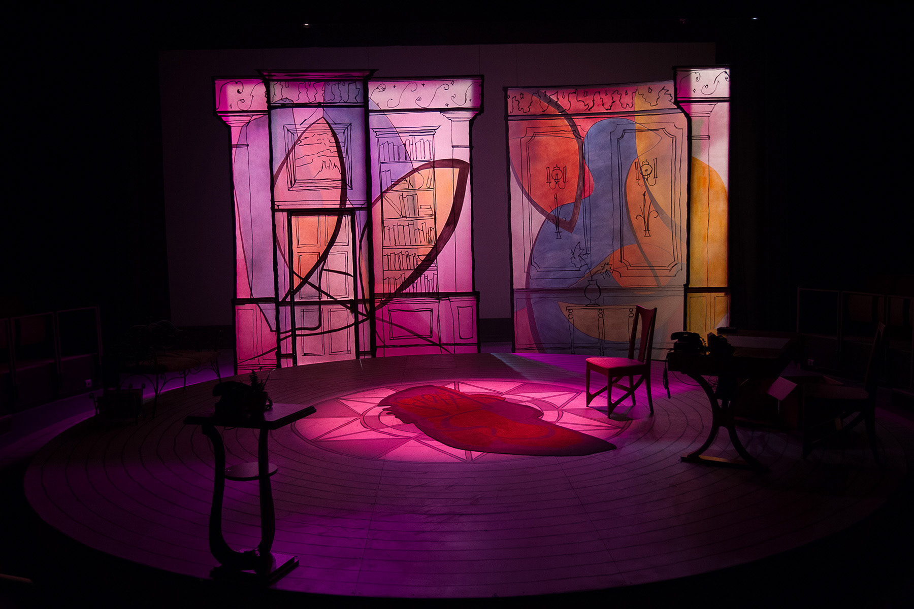 Back-painted muslin walls (Photo by Jack Looney)