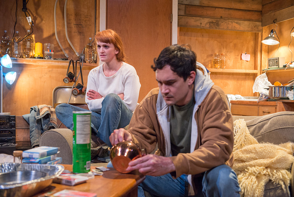 25 Saints : Arguing in the cabin