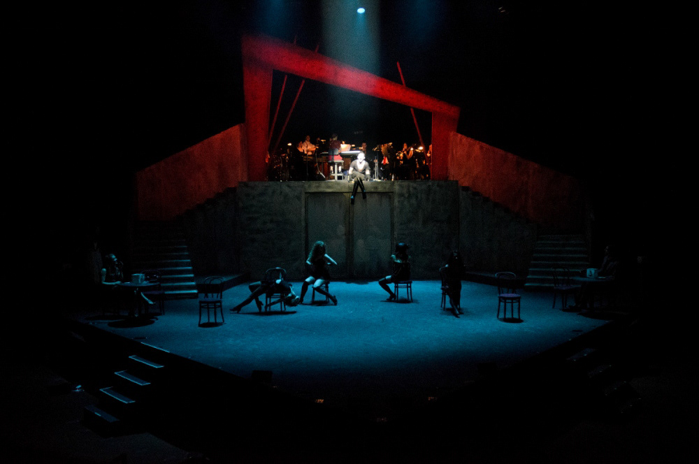 (photo by Chris Dzomback)