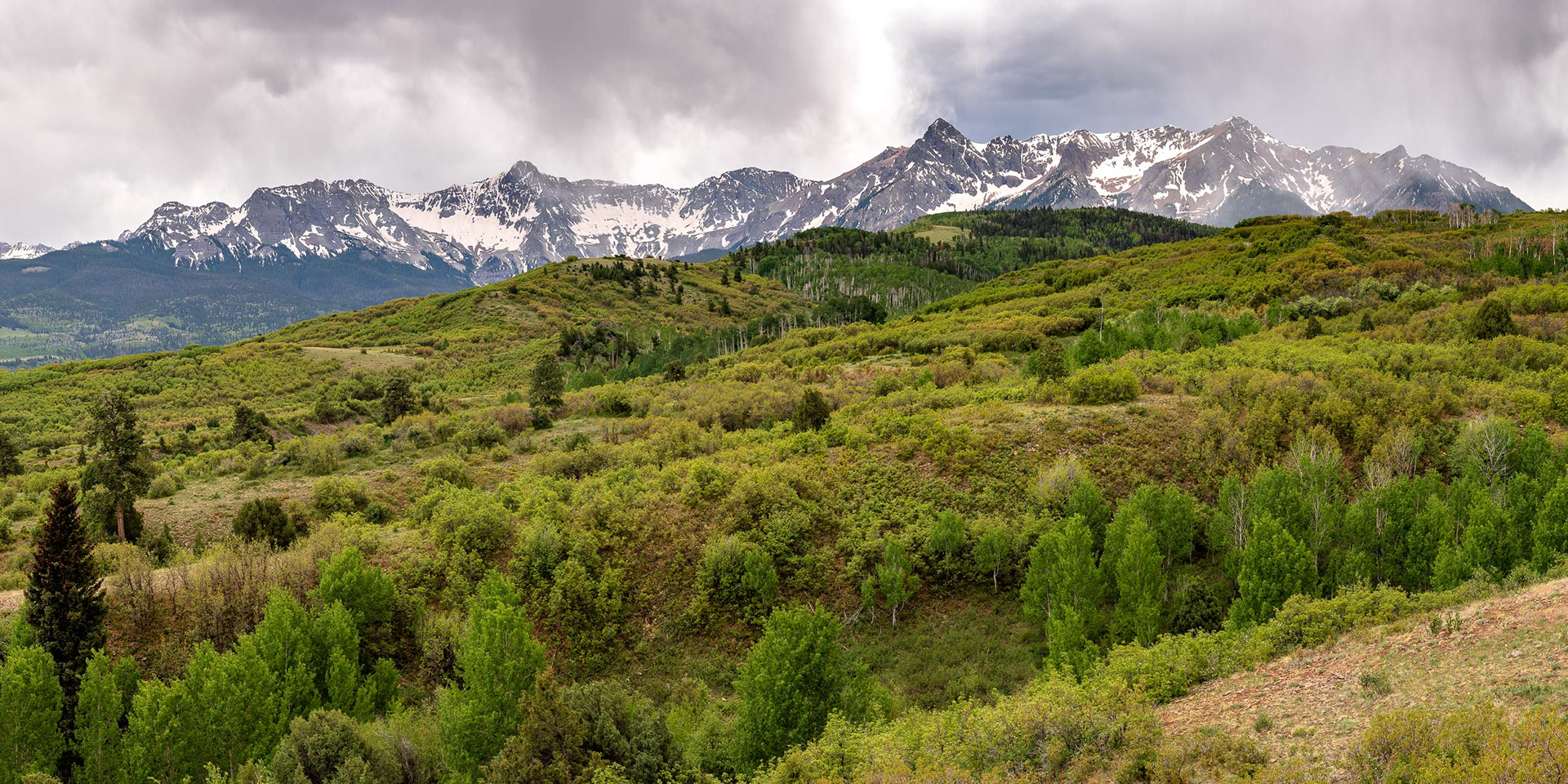 Spring Storm Closes in on Dallas Divide