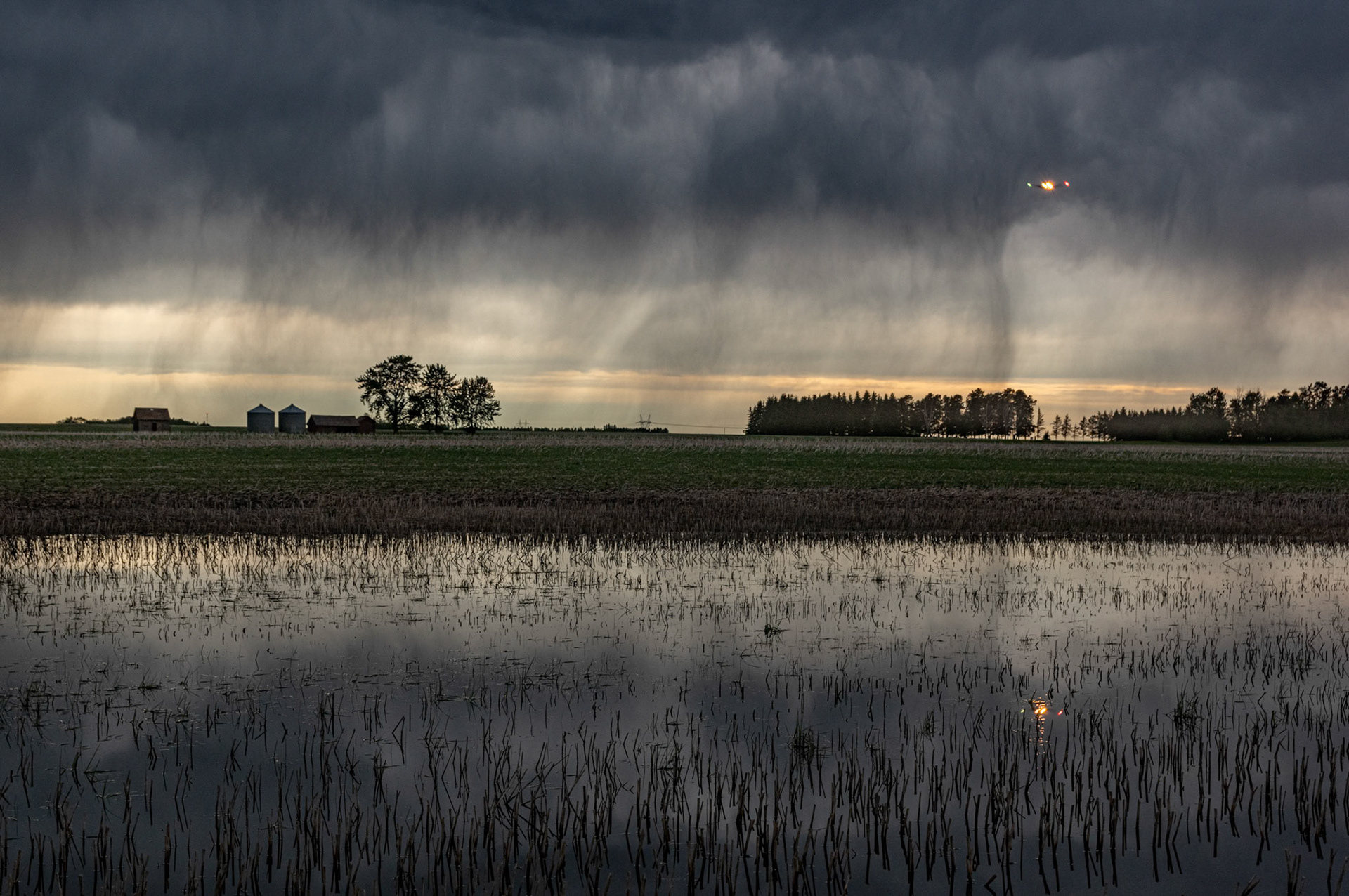 On final (taken just west of Edmonton International Airport)