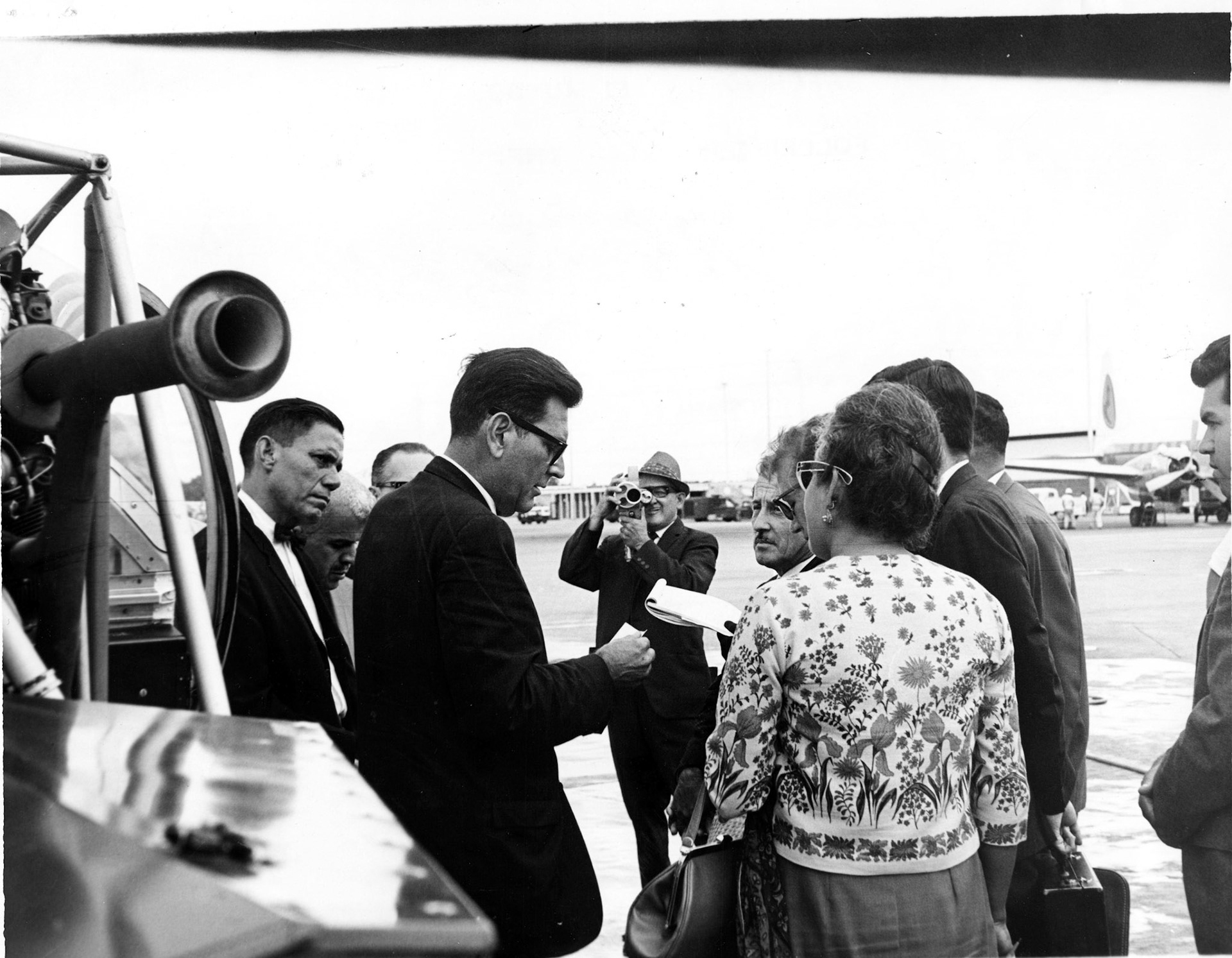 Roberto Sánchez Vilella en inicio de caravana.Octubre 1964