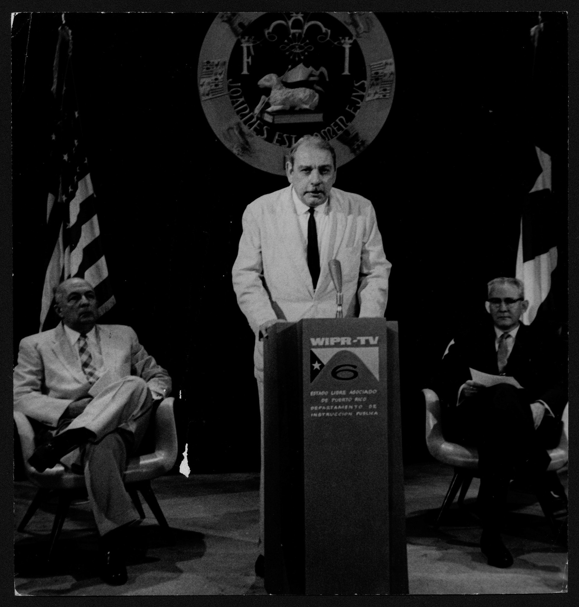 Muñoz Marín hablando en el acto de inauguración de la emisora WIPR-TV.San Juan.Enero 6, 1958