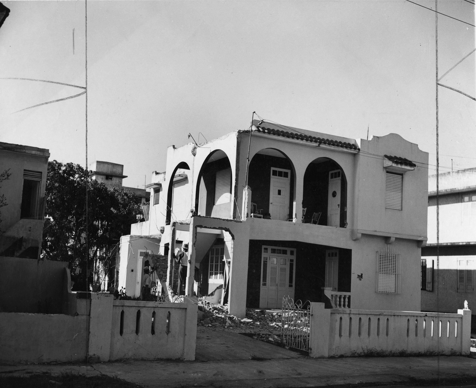 Demolición de casas en Miramar.Enero 26, 1955