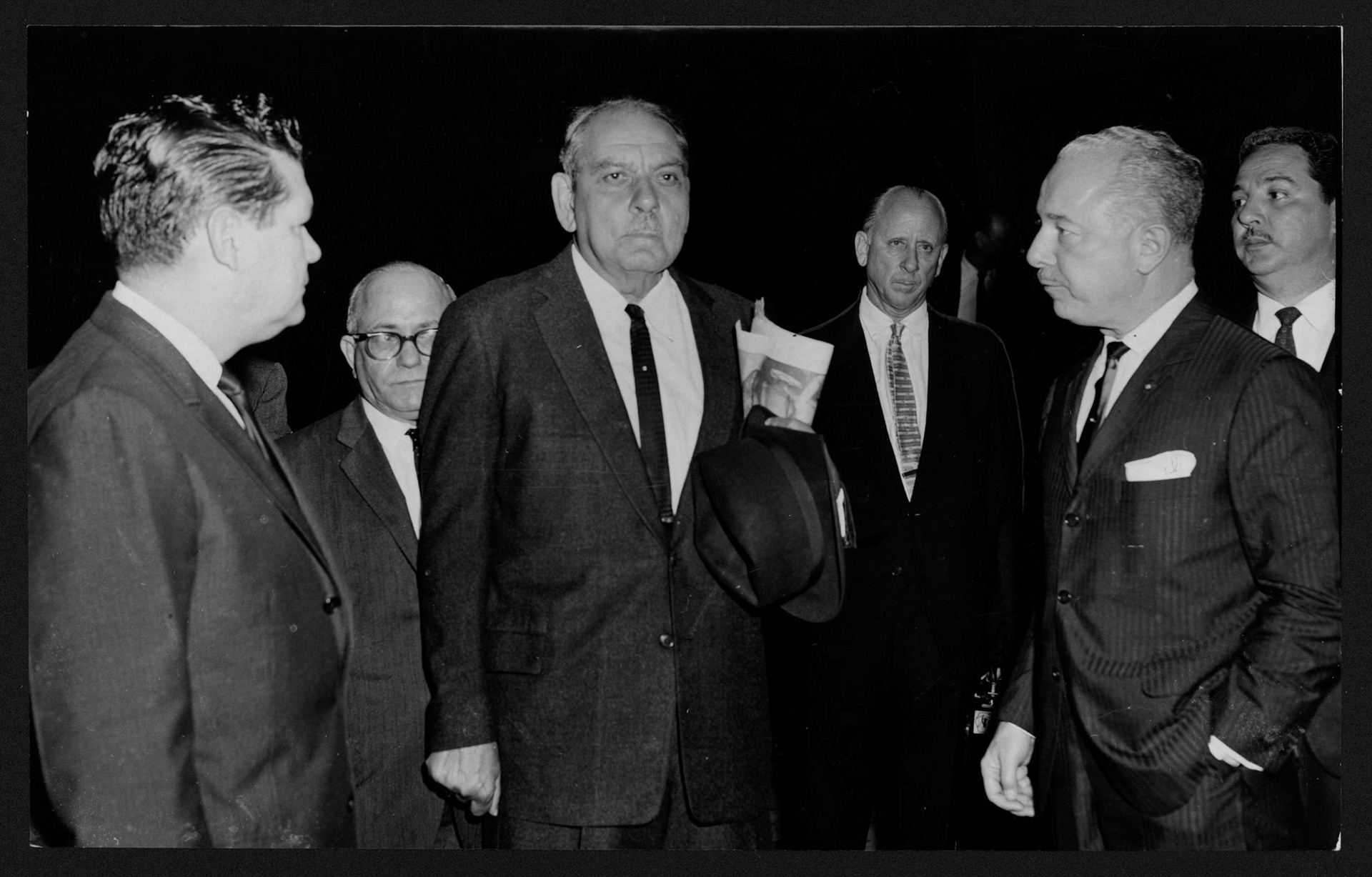 LUIS MUÑOZ MARÍN Y VARIOS FUNCIONARIOS PARTIENDO HACIA WASHINGTON D.C. PARA EL FUNERAL DE JOHN F. KENNEDY.AEREOPUERTO DE ISLA VERDE.NOVIEMBRE 25, 1963