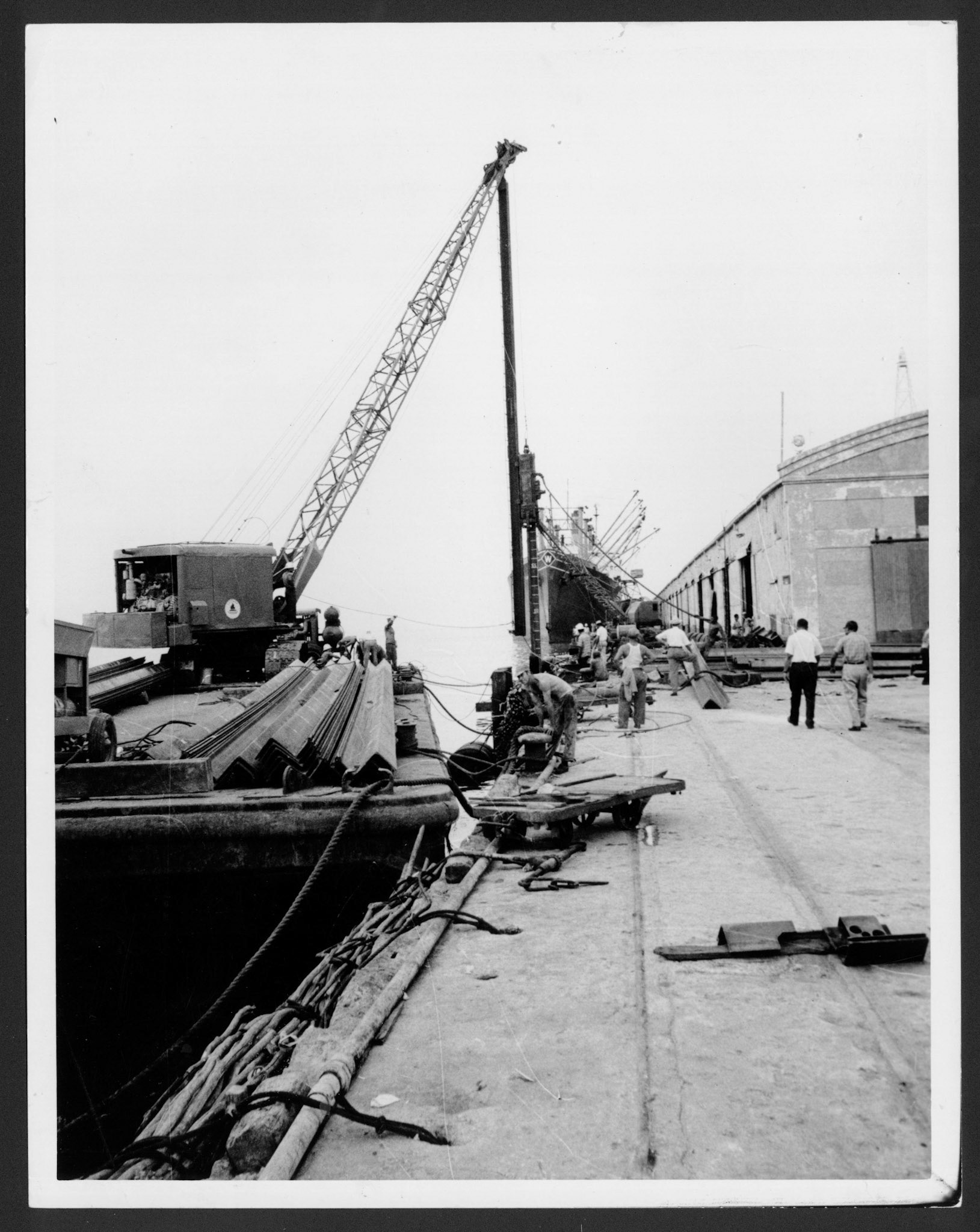 rabajo de reconstrucción y mejoras en el muelle de Mayagüez.Noviembre 9, 1961