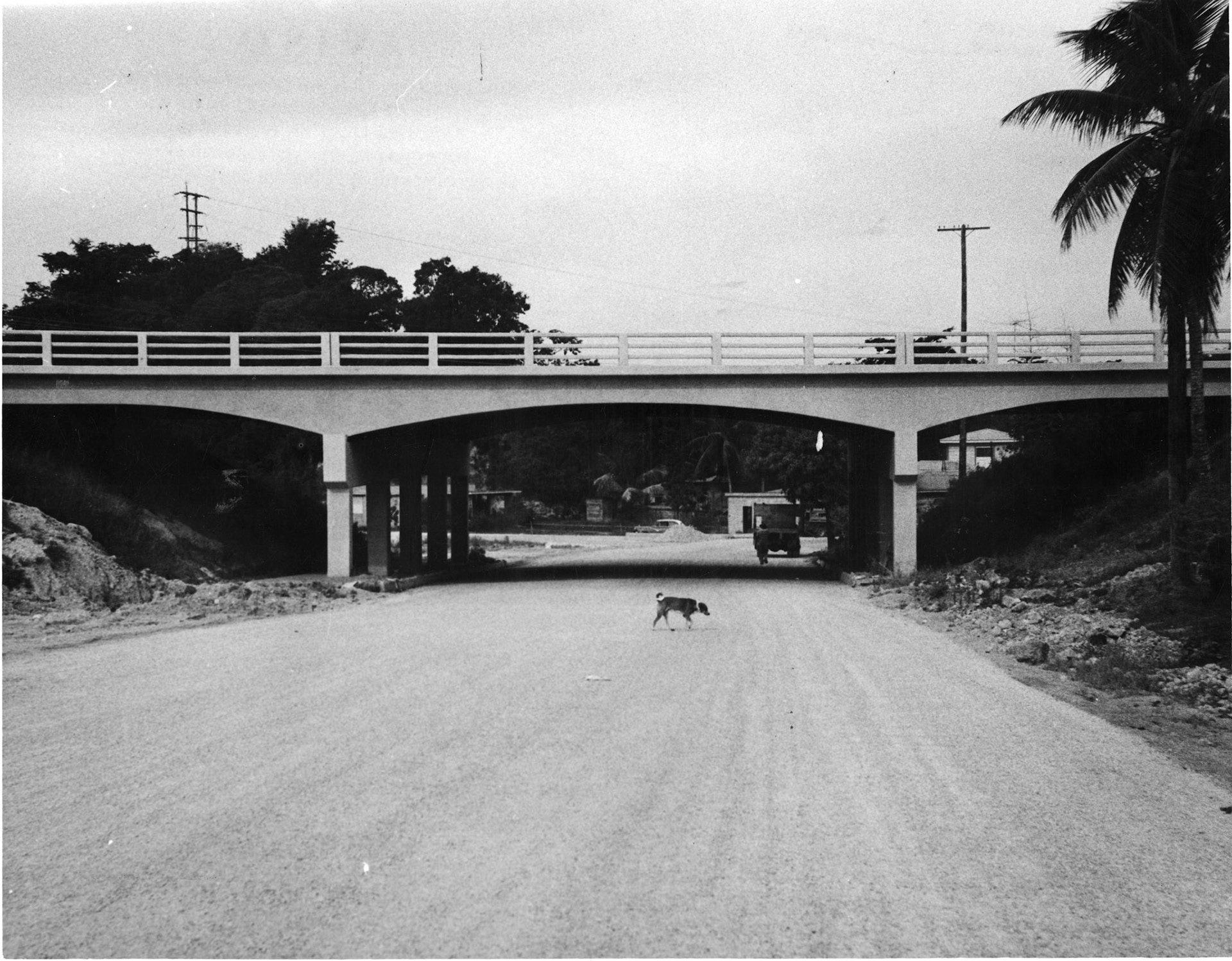 By pass en la nueva carretera de Aguadilla a Mayaguez conduce en dirección a Moca.