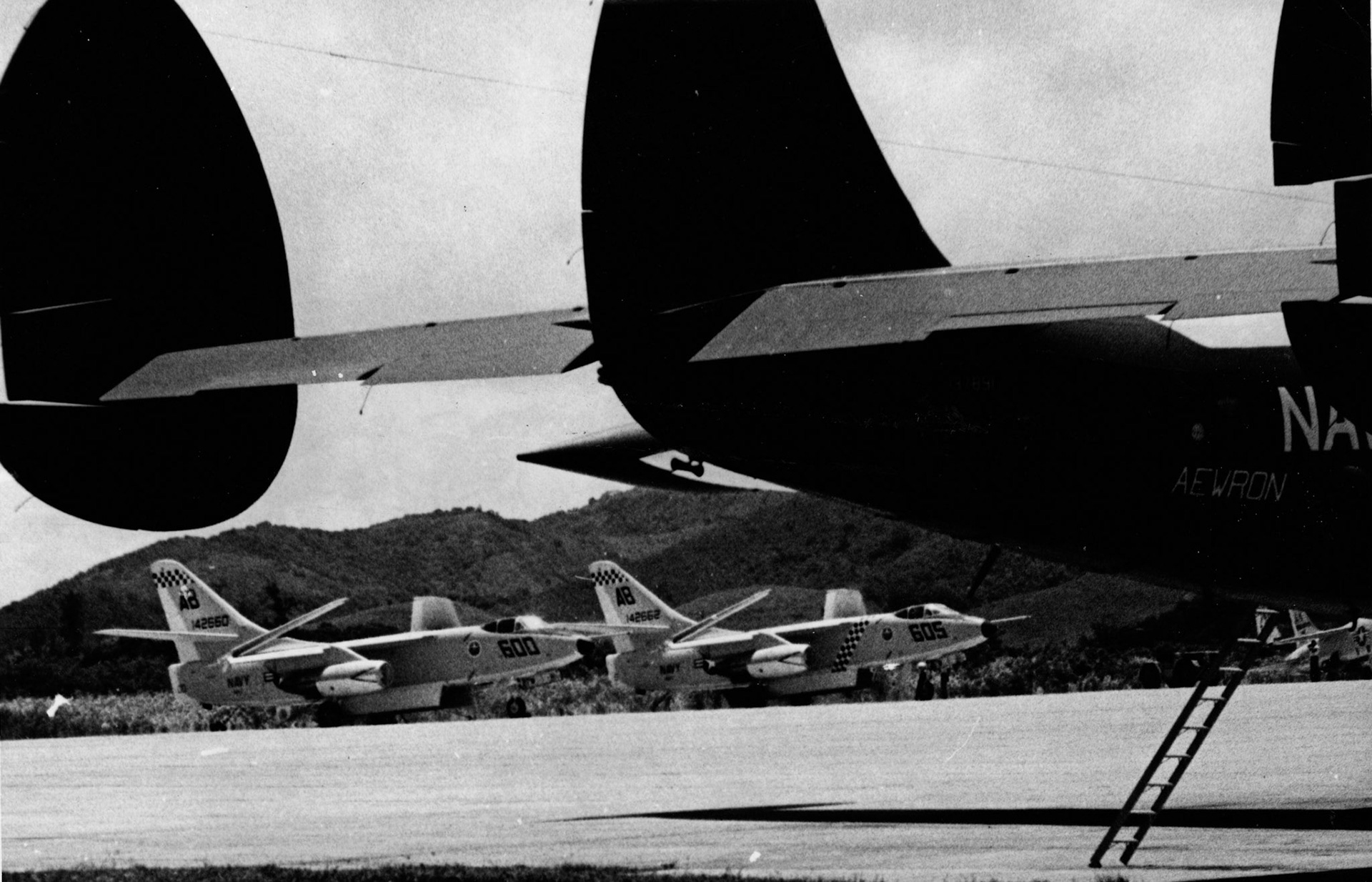 Aviones utilizados para modificar huracanes como parte del proyecto Stormfury.Base Roosevelt Roads.Agosto 21, 1963
