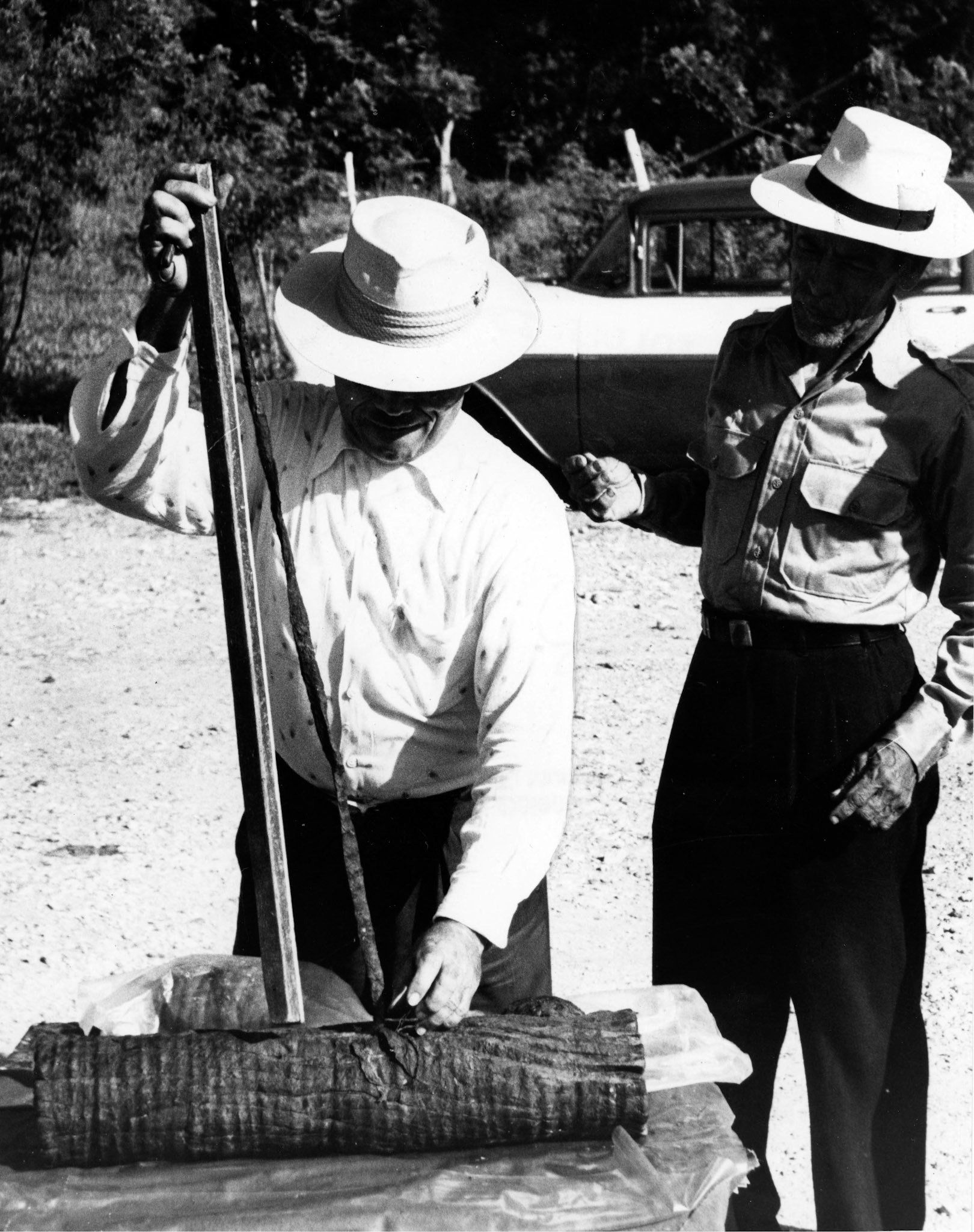 ompra y venta de tabaco hilado en el Mercado Regional de San Sebastián.Mayo 26, 1962