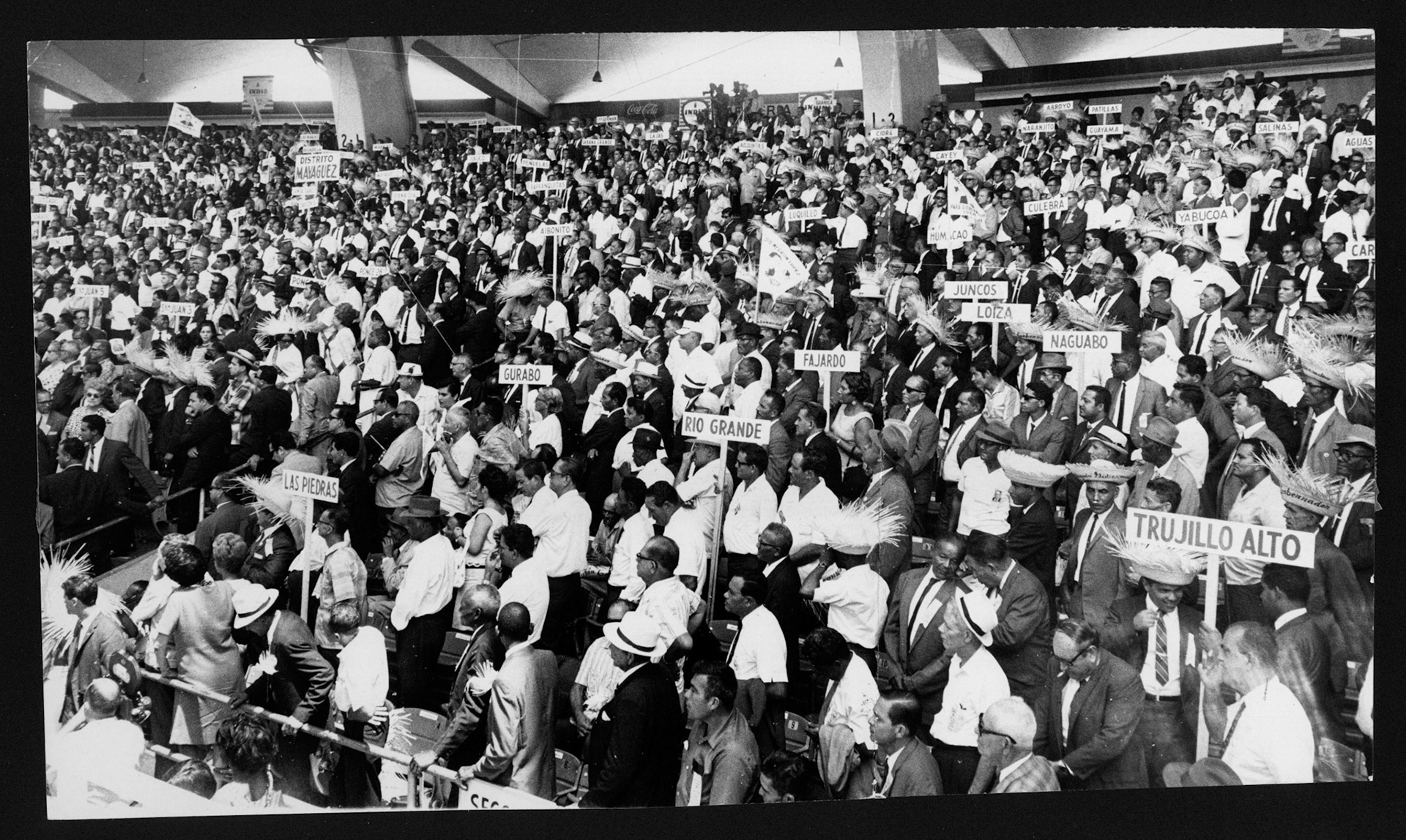 Delegados de diversos pueblos de Puerto Rico participando en la convención del Partido Popular Democrático.Julio 21, 1968
