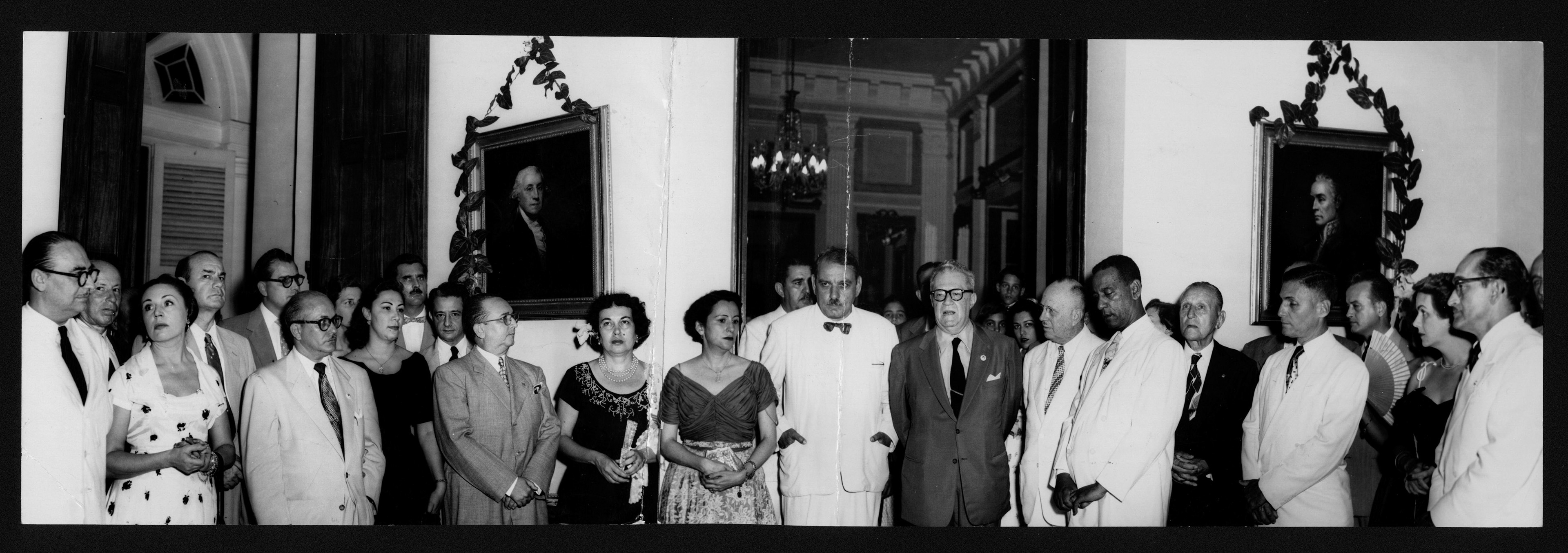 Cuerpo consular en el acto de develación de retratos al óleo en La Fortaleza.Julo 27, 1953