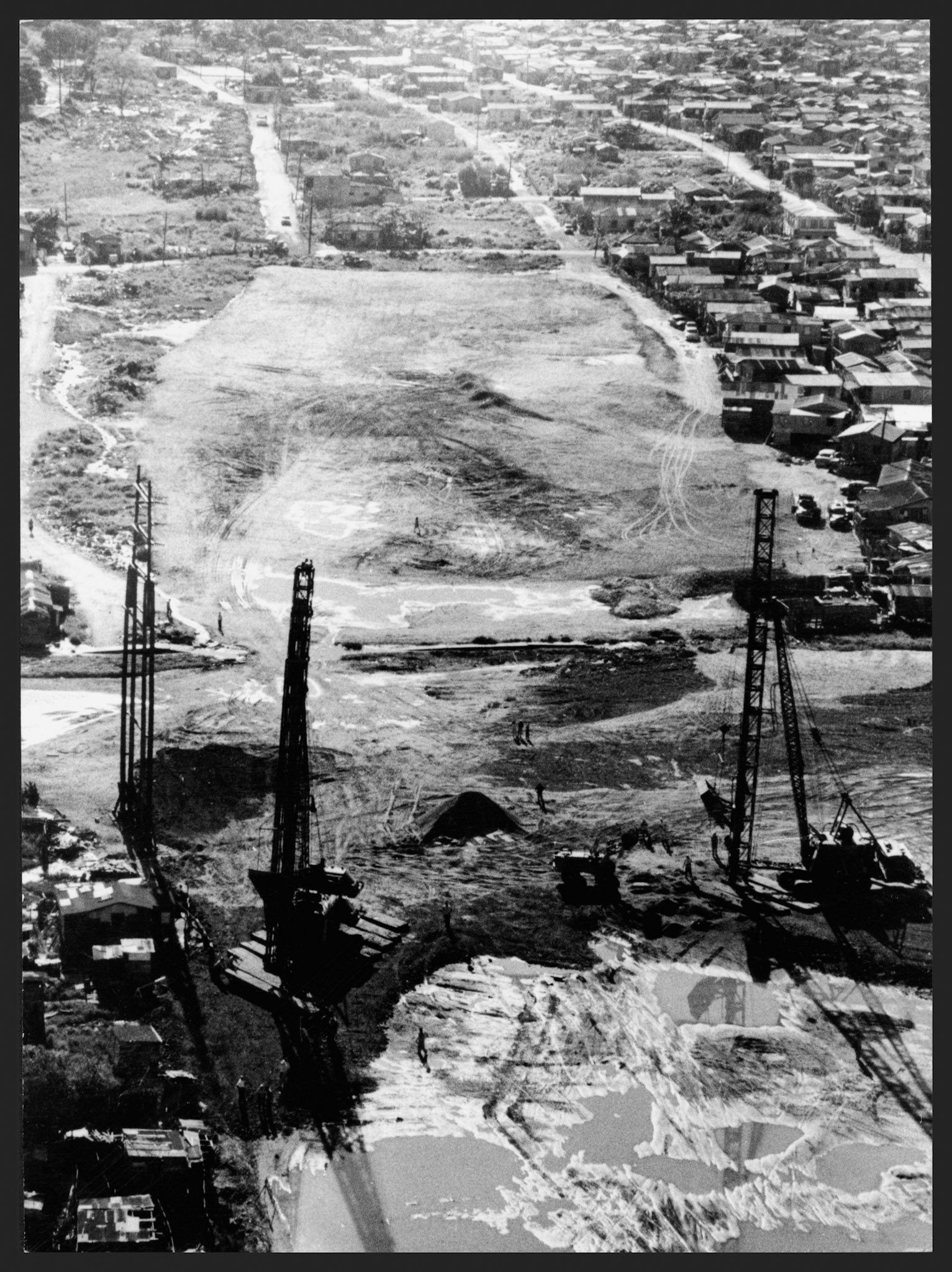 Obras del primer tramo del Expreso Muñoz Rivera a la entrada del puente de la Constitución.Octubre 22, 1964