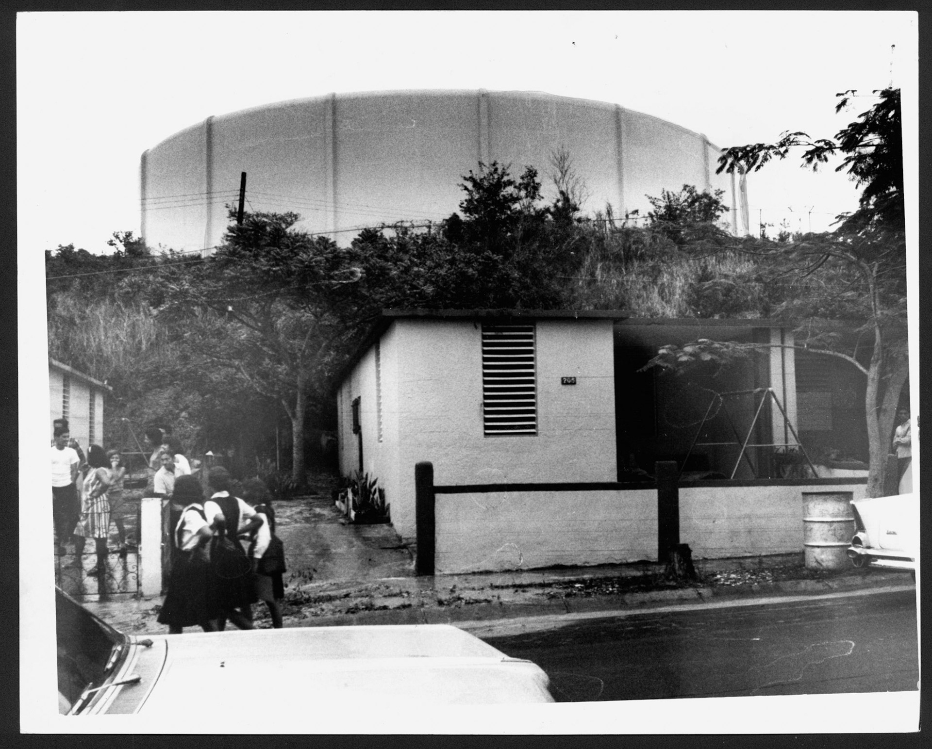 Tanque de reserva de agua en Puerto Nuevo.Enero 29, 1966