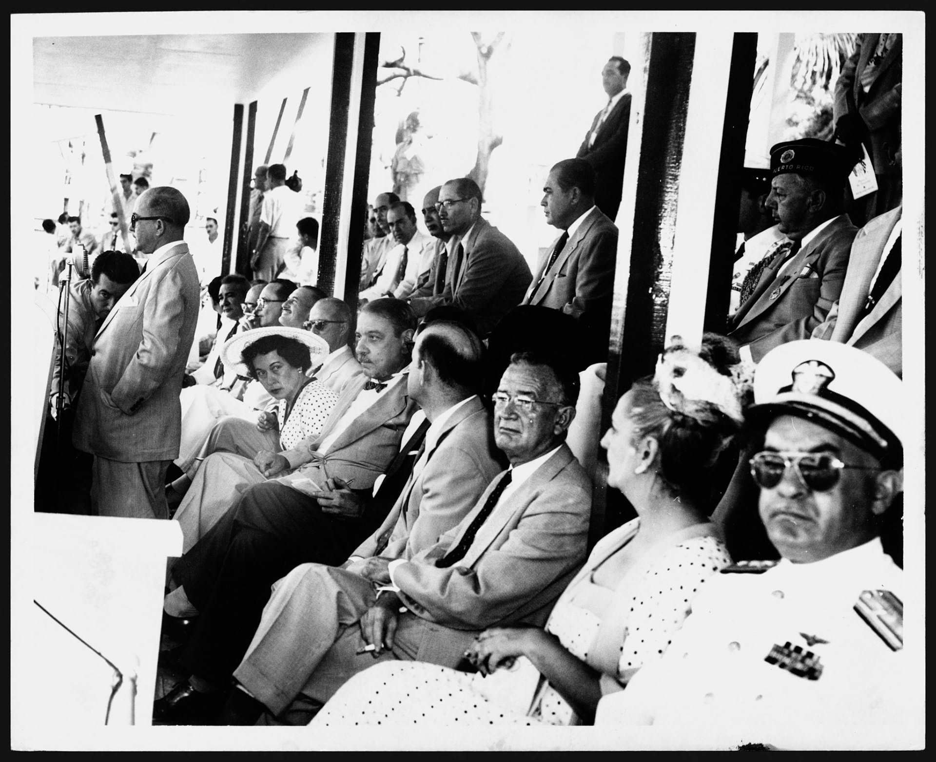 El Lic. Samuel R. Quiñones pronuncia discurso con motivo de la celebración del 4 de julio.San Juan.1954