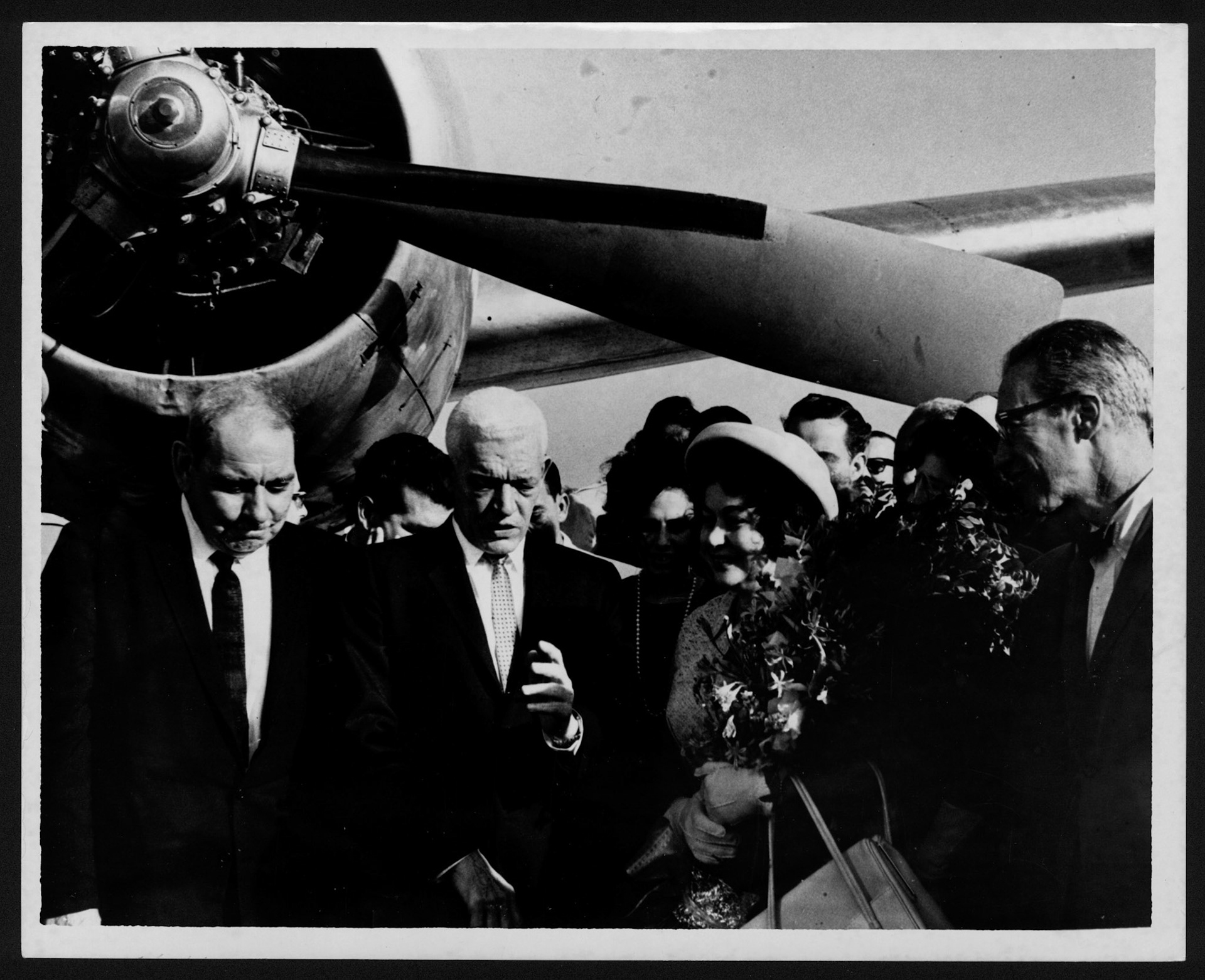 Recibimiento de Luis Muñoz Marín y esposa en Santo Domingo por su presidente Juan Bosch.Santo Domingo, República Dominicana.Junio 11, 1963