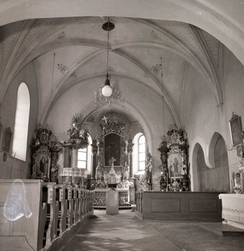 Interiér kostela, 1950