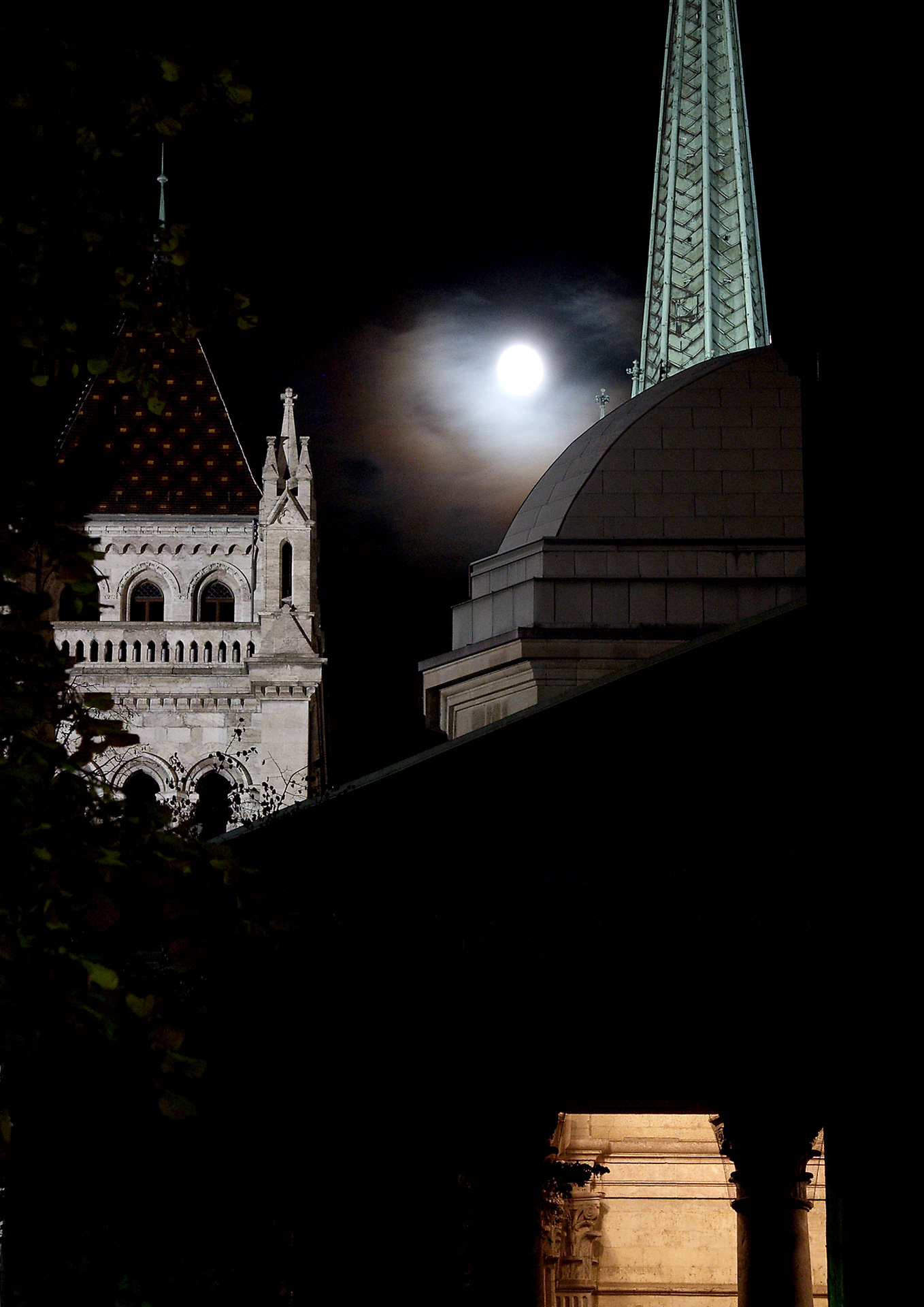 Full moon over the St.Peter cathedral, Geneva