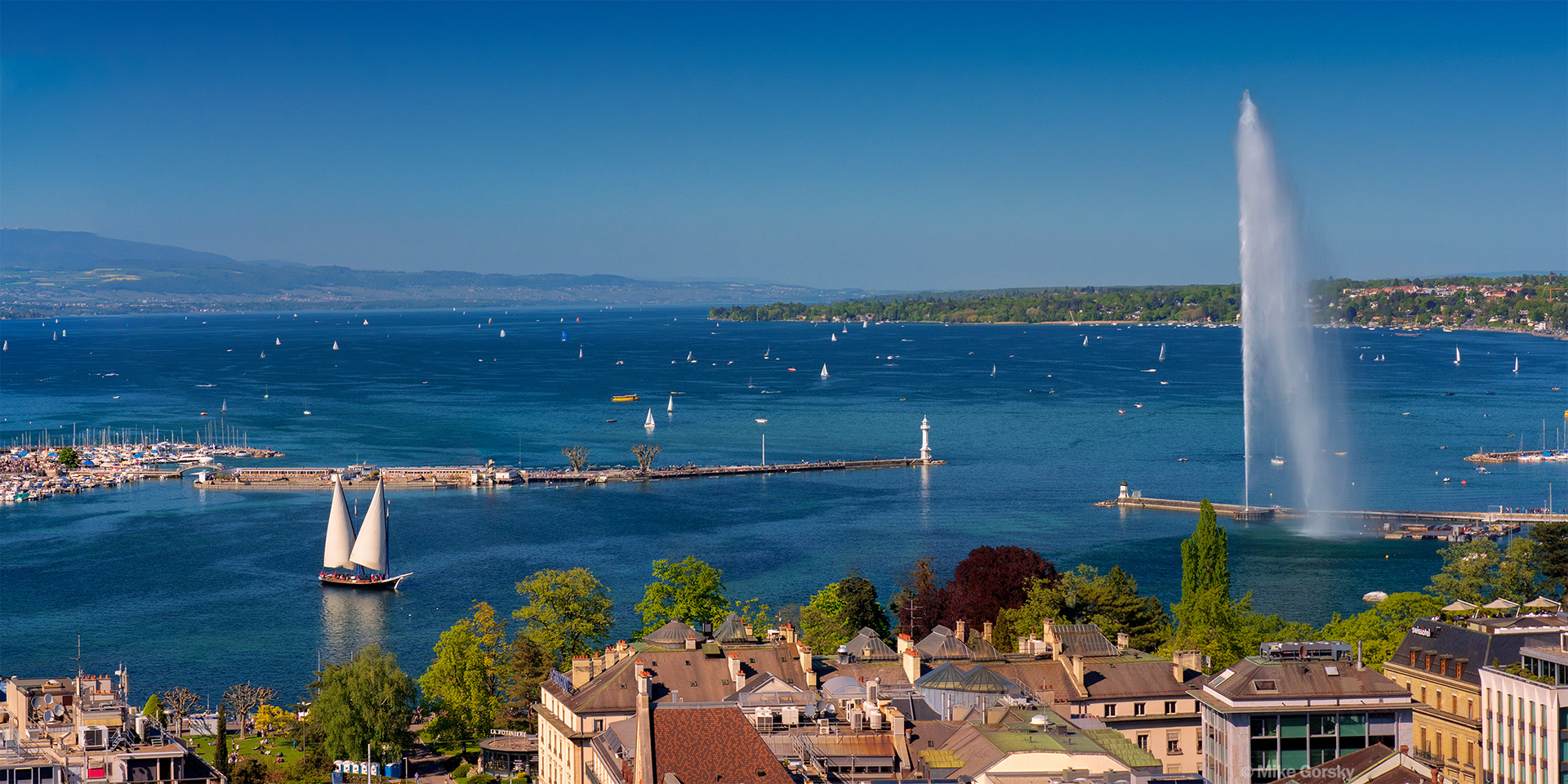 Lake of Geneva and the Jet d'Eau ©Mike Gorsky