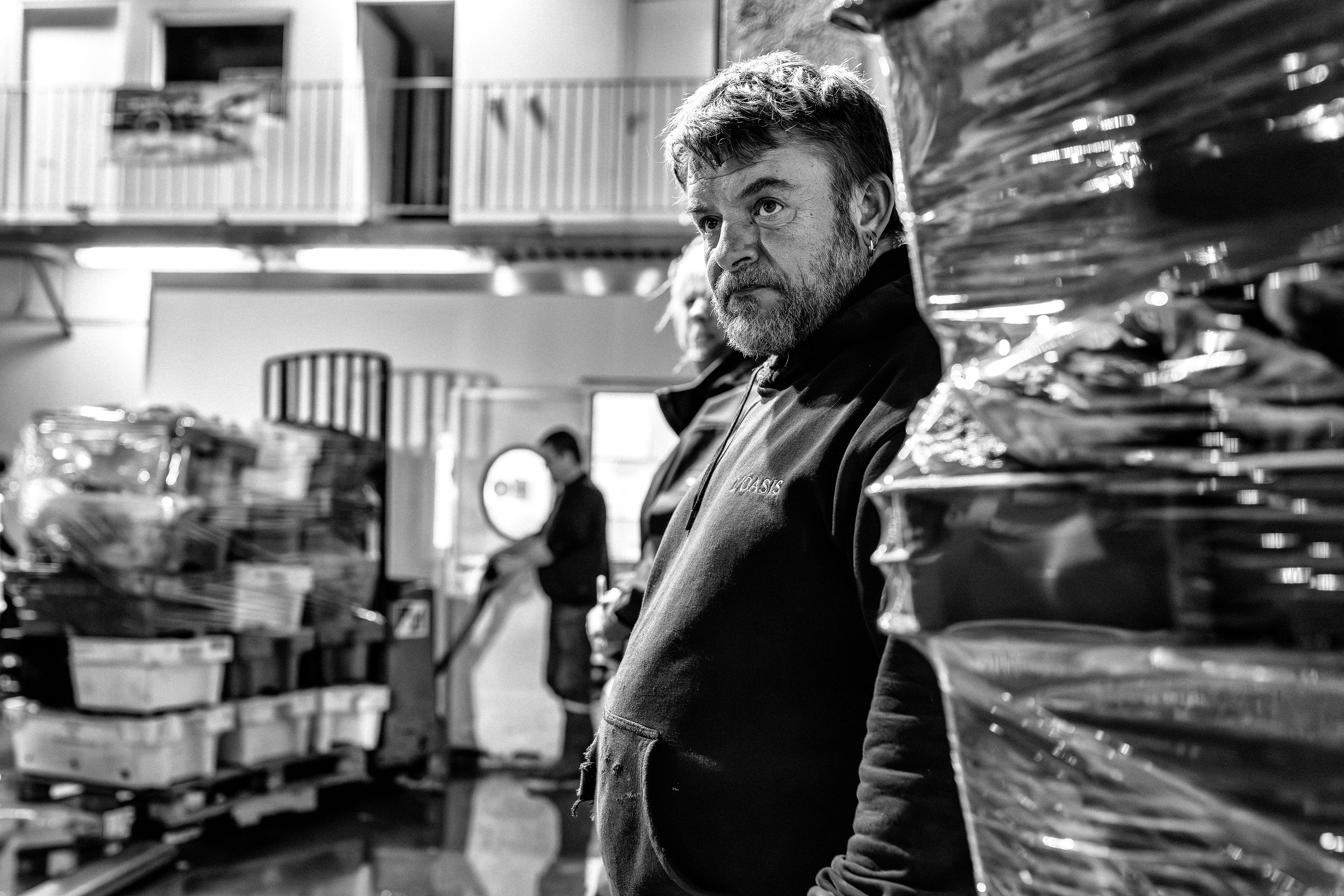 Pêcheurs de Trouville-sur-Mer — reportage au cœur du port, entre effort, solidarité et authenticité. Série réalisée par Steve Perchey.