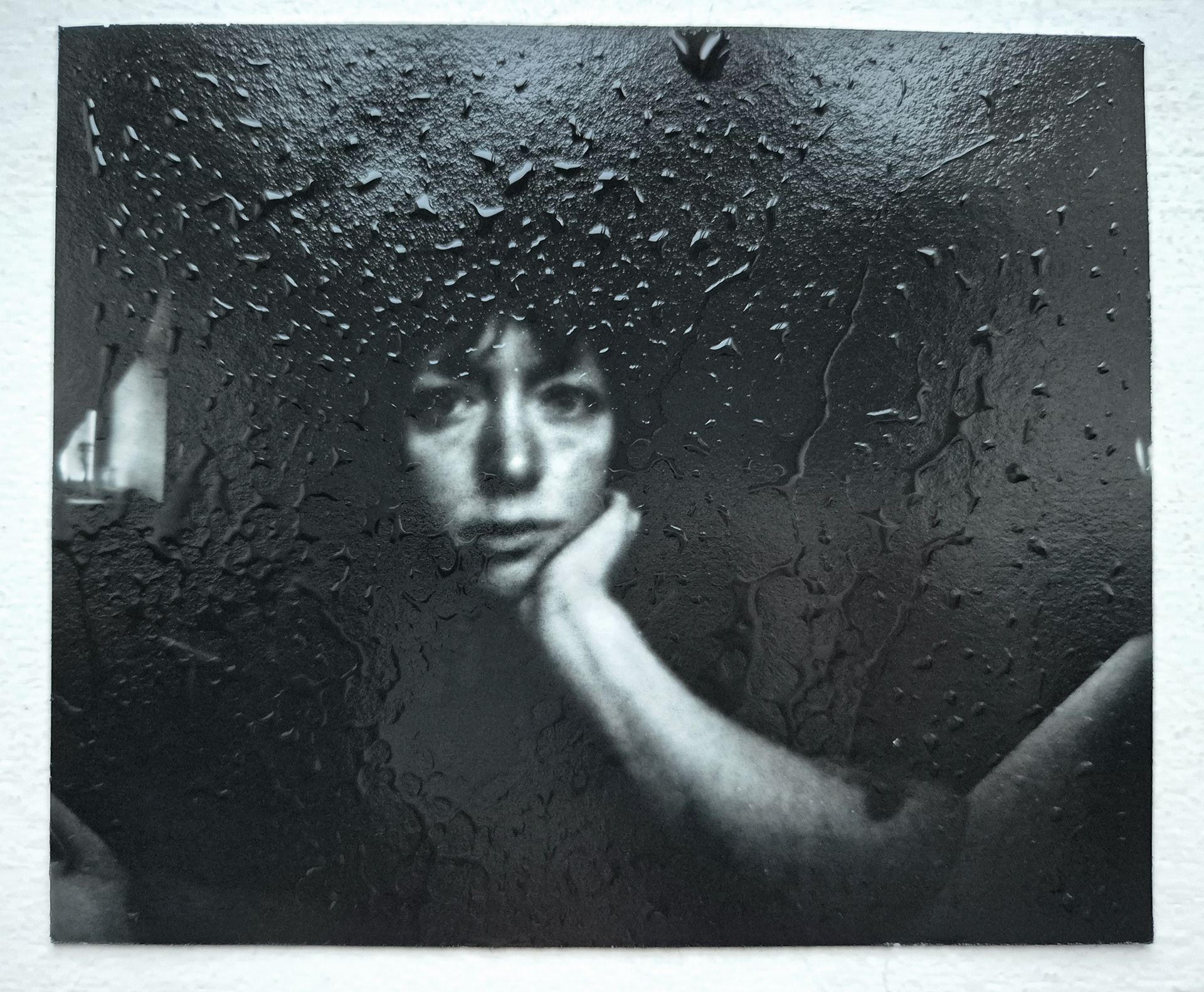 Warsztaty fotografii otworkowej – portret wykonany skonstruowanym aparatem podczas warsztatów prowadzonych przez Basię Budniak. 