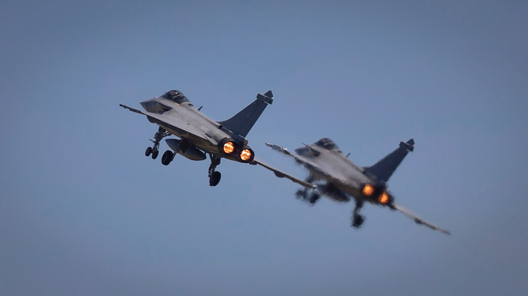 French Rafale fighter jets scramble