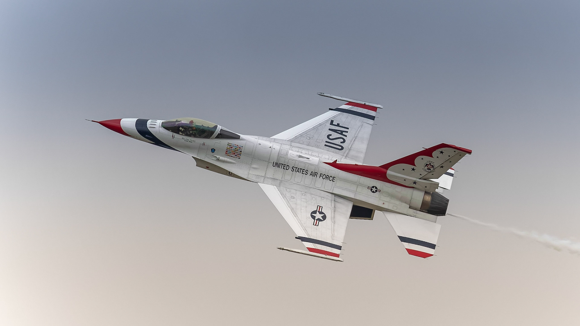 Fairford, UK - 15th July 2017: USAF F16 Thunderbird formation team aircraft in flight