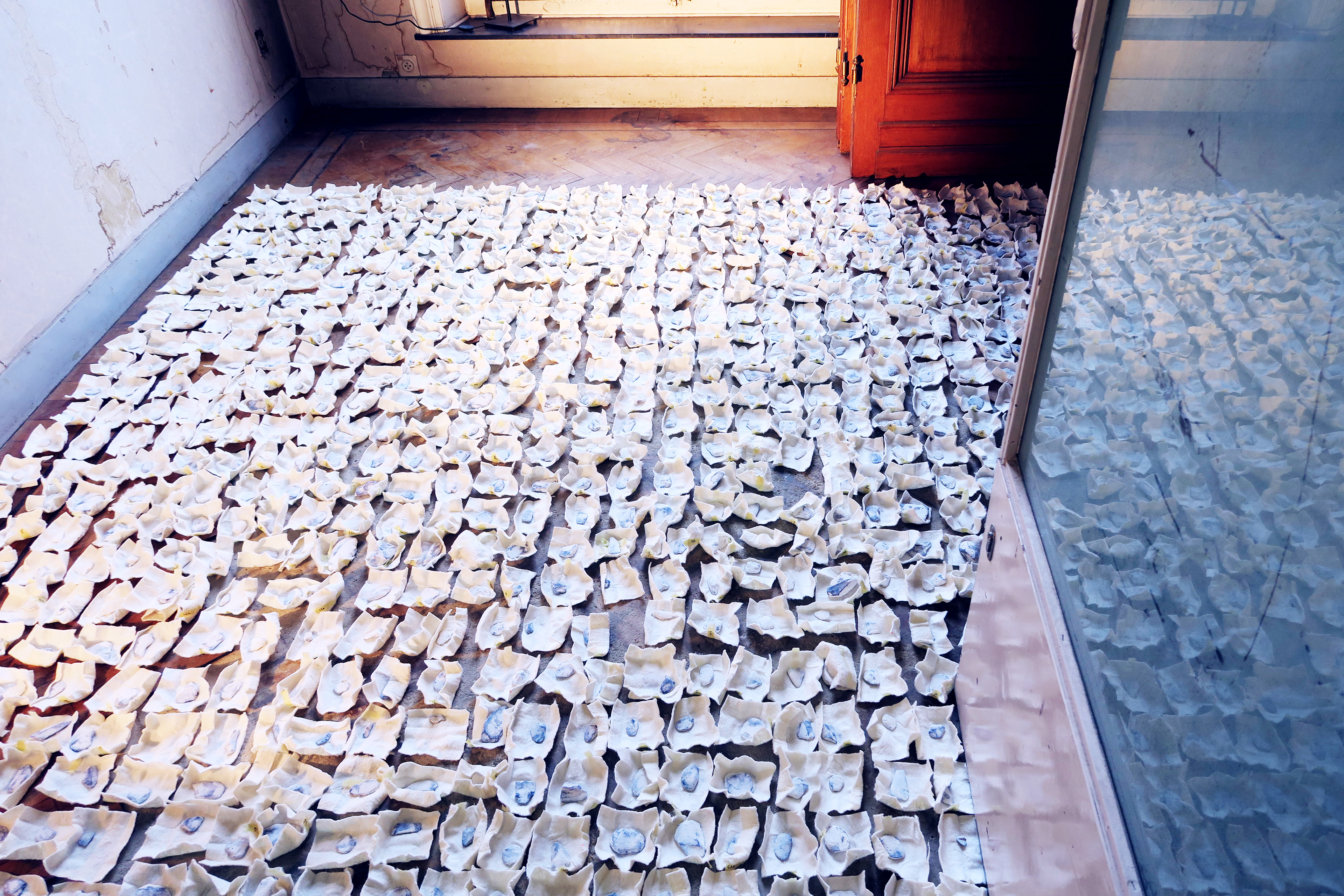 de kofferbak is iets te klein . invited by Isabelle Vanhoutte . Grafixx - De Studio . Antwerp (B) . 