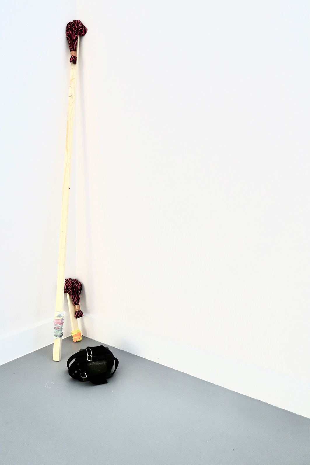 wat dragen we binnen ? . invited by Falke Pisano . M HKA . Antwerp (B)