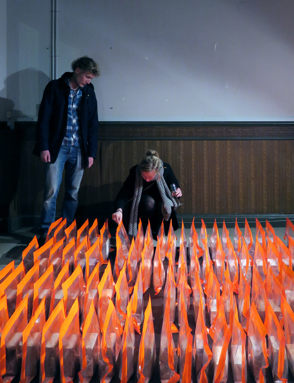 zit de waarheid in een plastiekske ? . Ithaka 23 . Leuven (B)