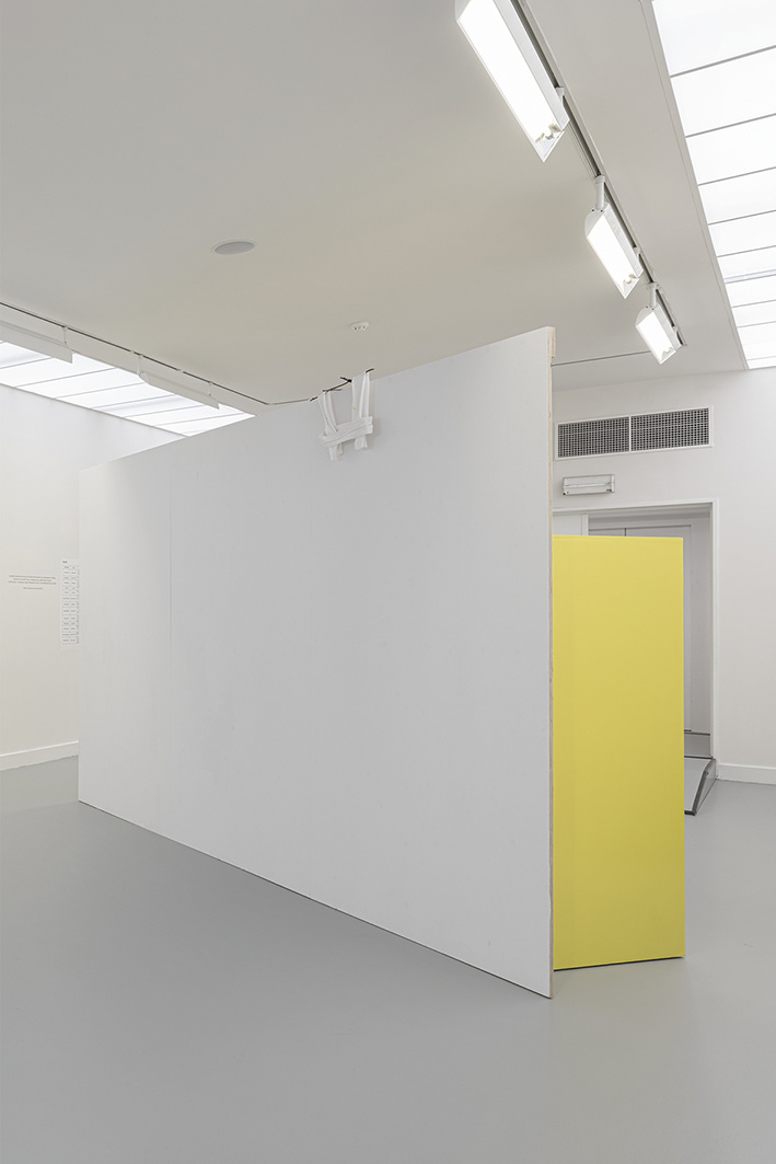 wat dragen we binnen ? . invited by Falke Pisano . M HKA . Antwerp (B)