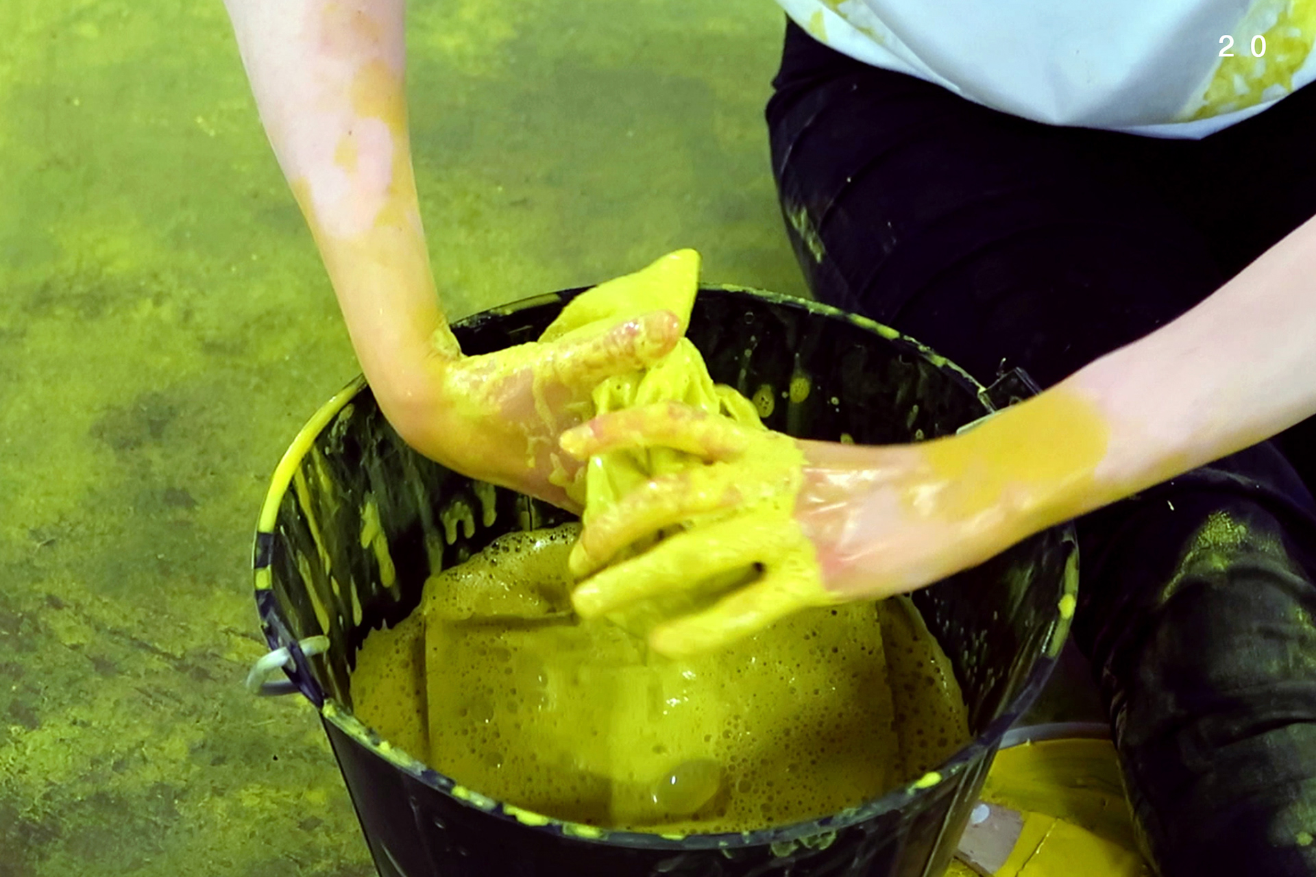 vandaag voel ik me geel . Parking Diamant . KASKA DKO , Ria Van Landeghem . Antwerp (B)