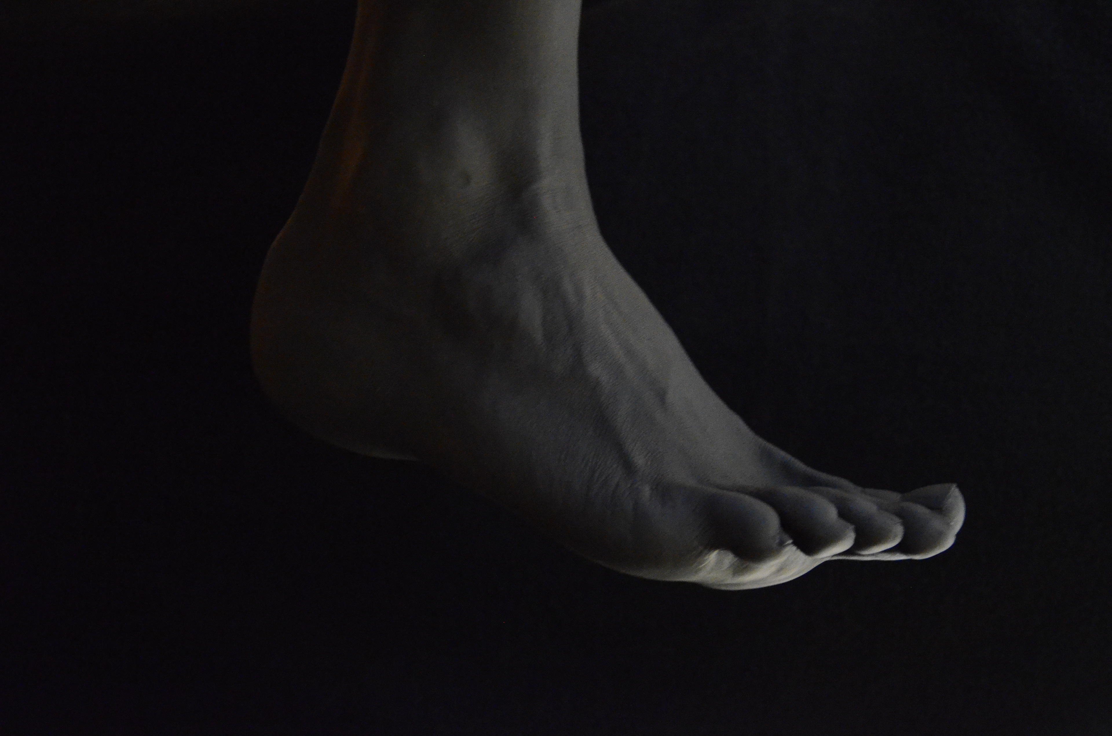 Alison Brusson Photography Foot Black Light