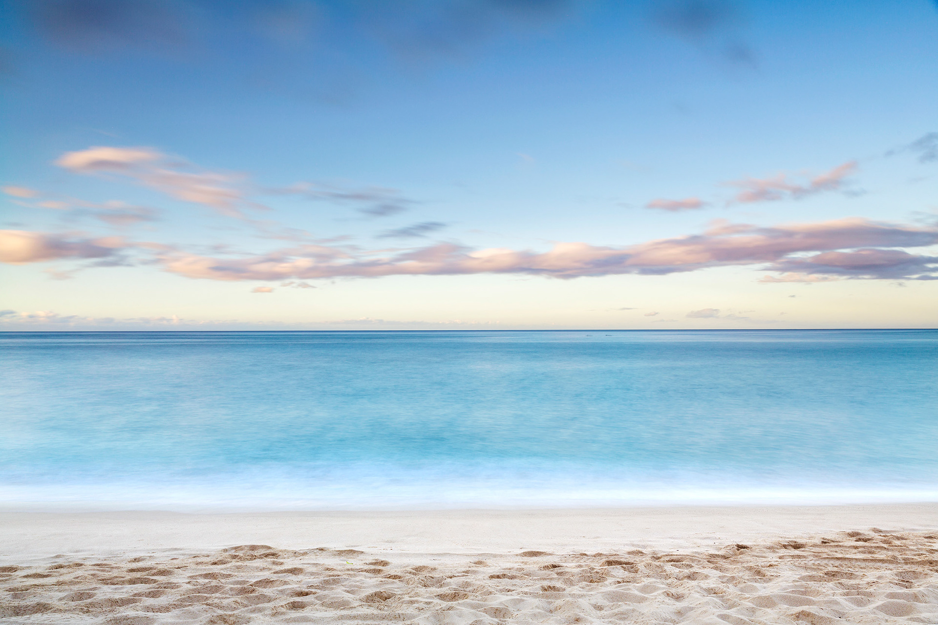 Sunrise at Makana Beach, Oahu, Hawaii {110517_Oahu_007}