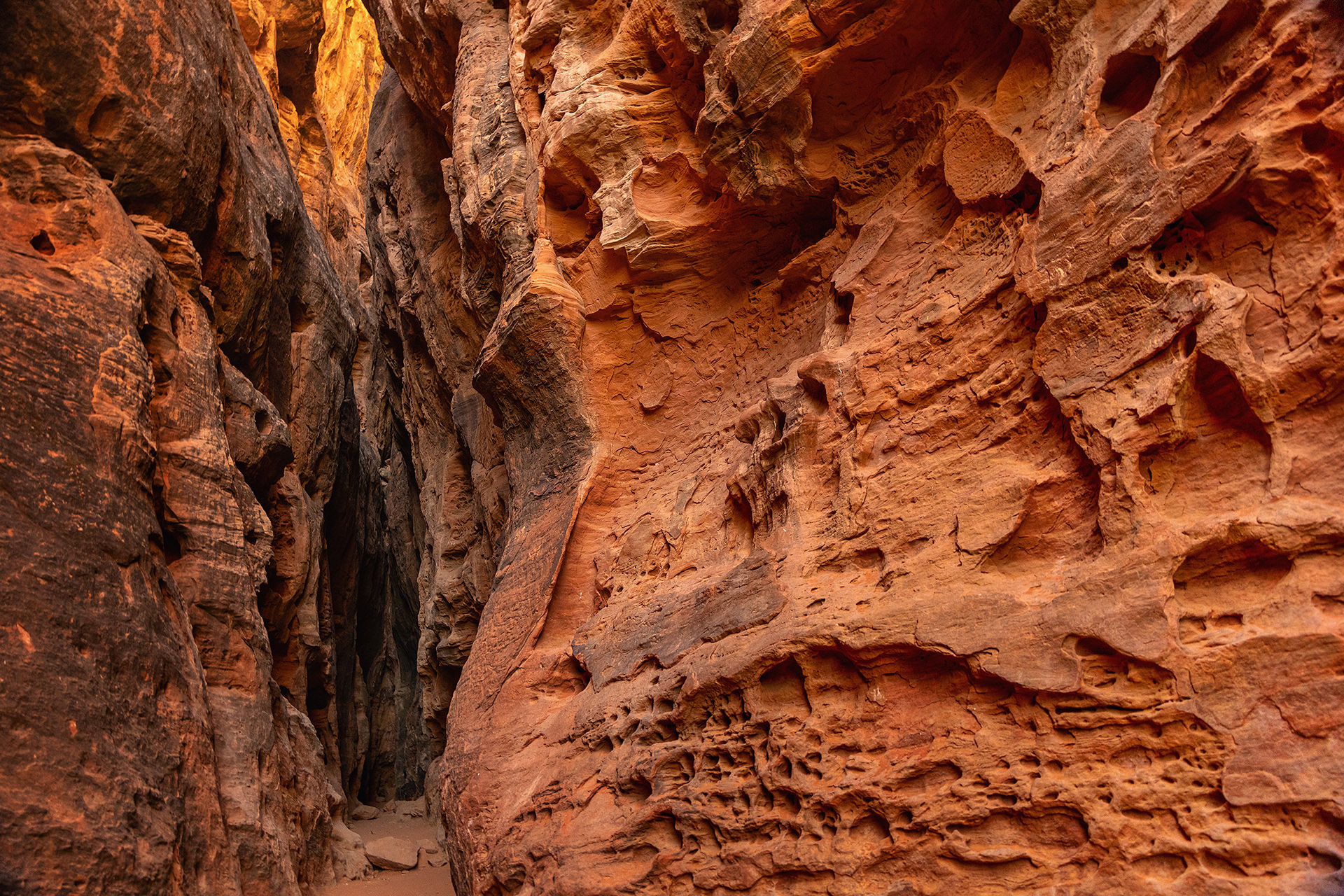 Red slot canyon at Snow Canyon State Park, Utah {081420_Snow_Canyon_012}