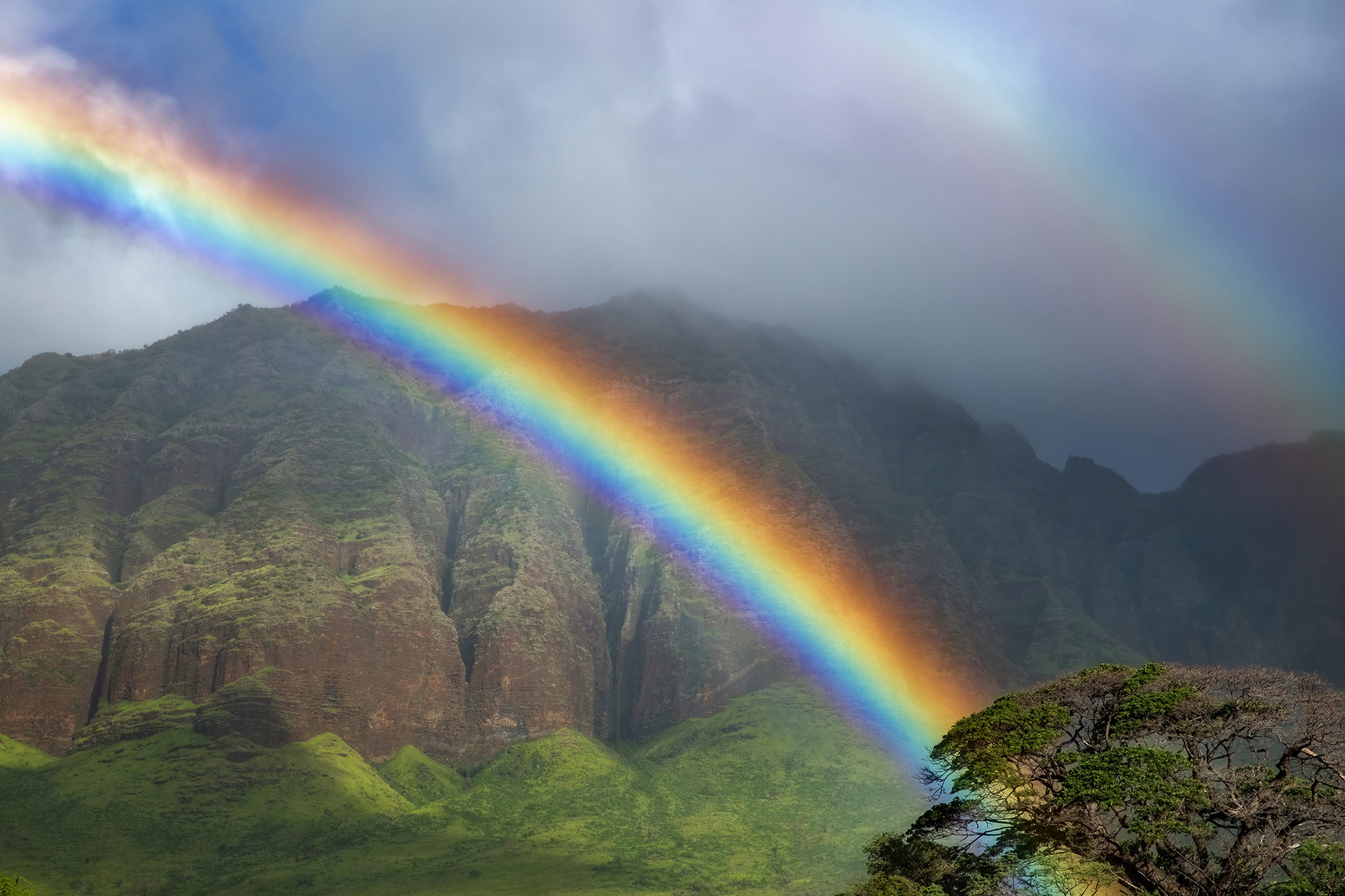 Rainbow on west shore, Oahu, Hawaii {110517_Oahu_034}