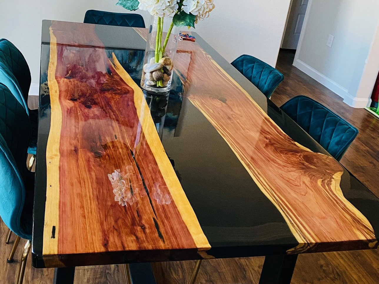 Cedar table with online epoxy