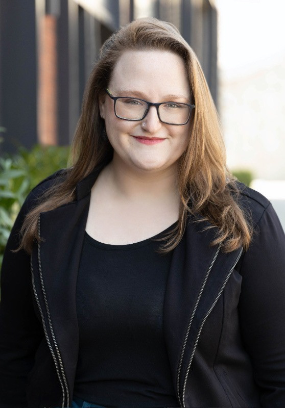 Professional Photo of Toni Ehredt