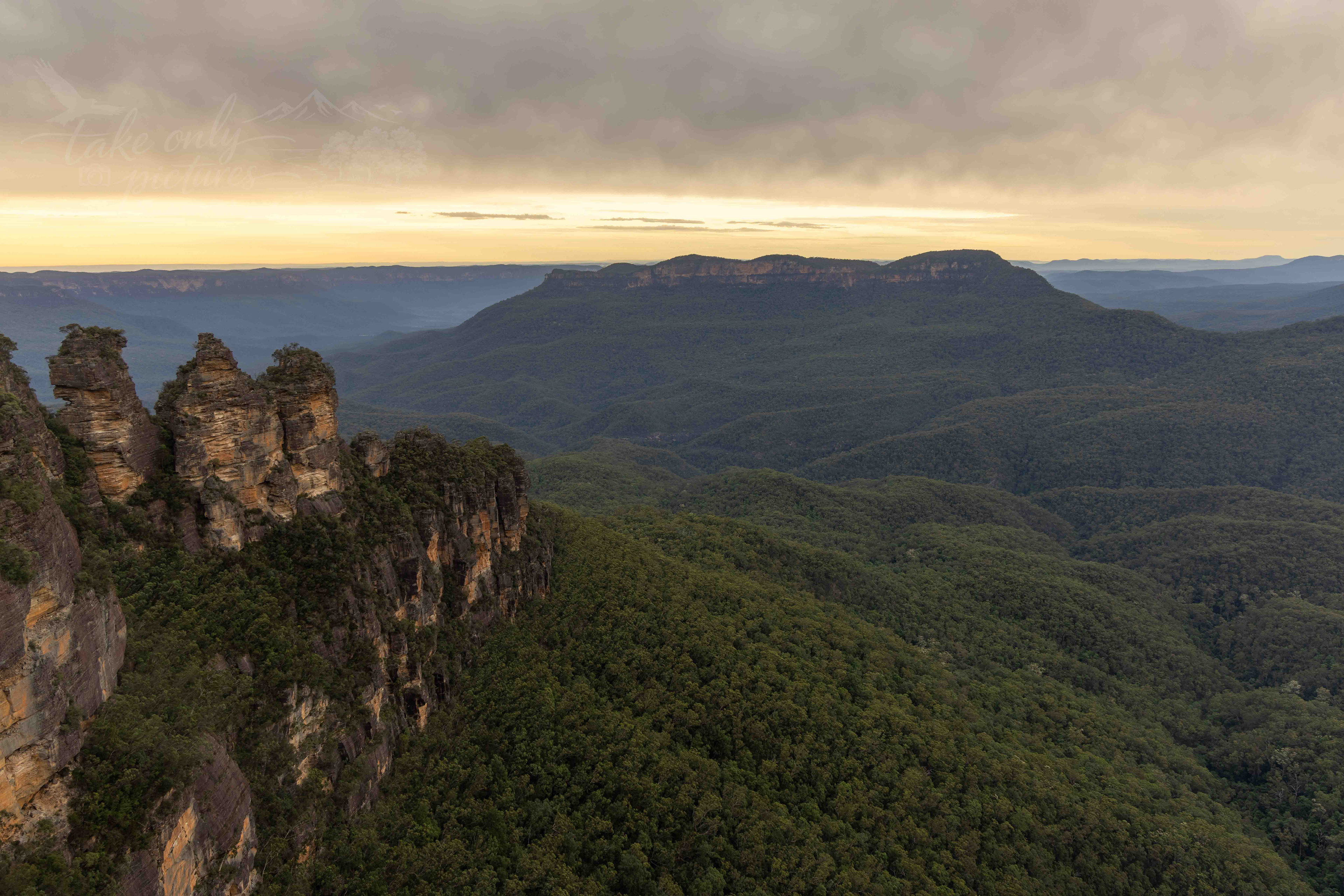 Three Sisters at dawn, Blue Mountains, NSW