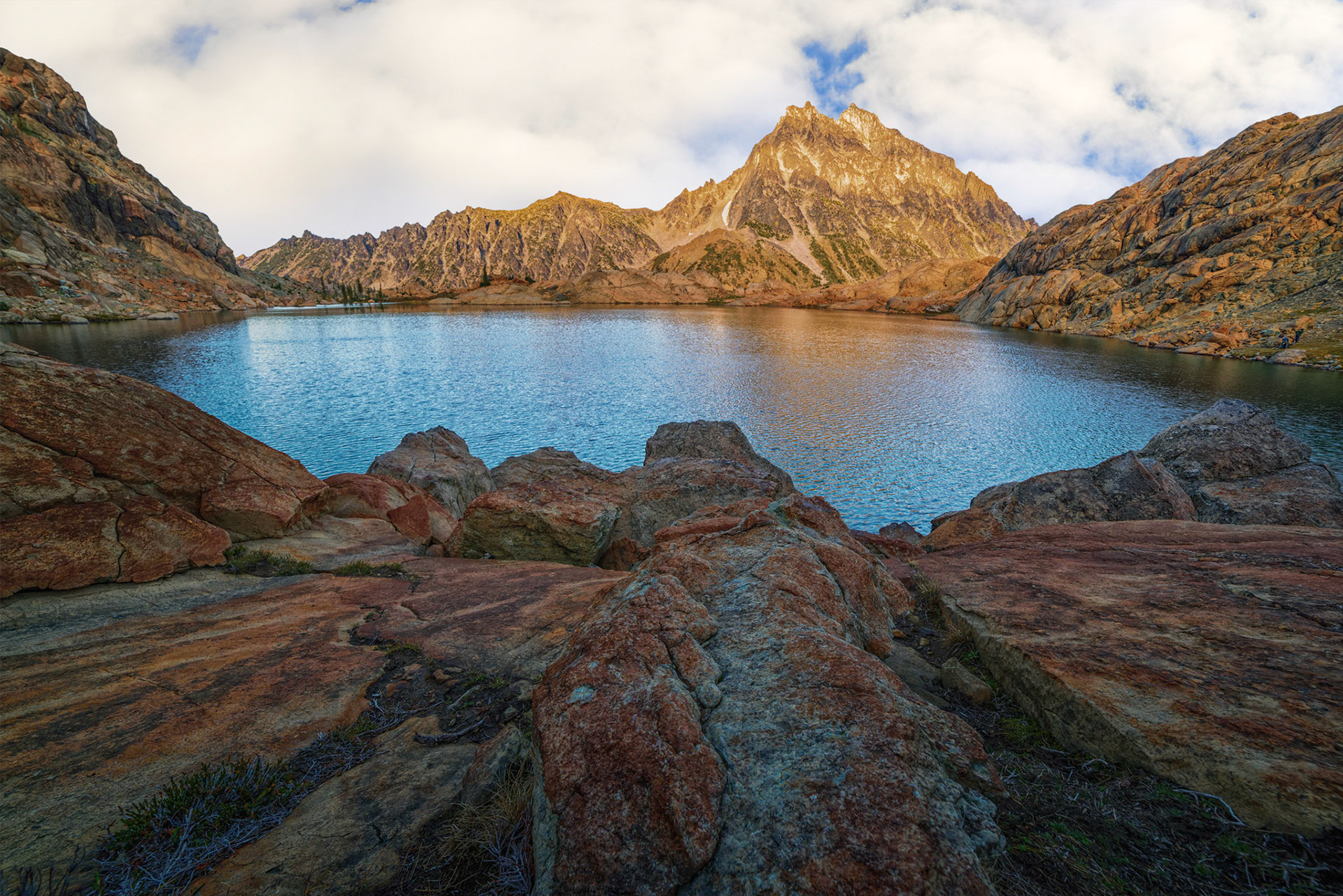 Lake Ingalls and Mt Stewart