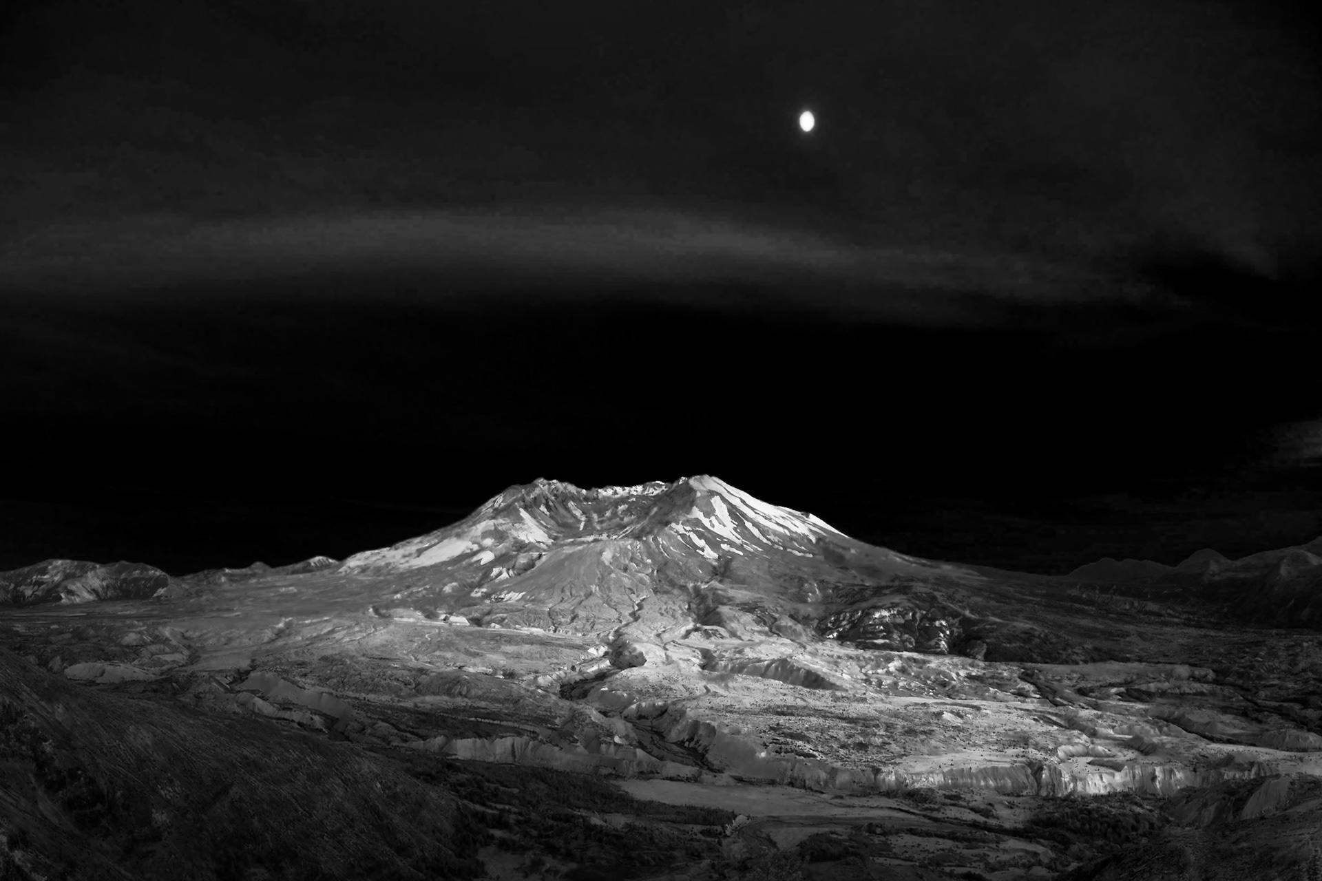 Moonrise Mt St Helens