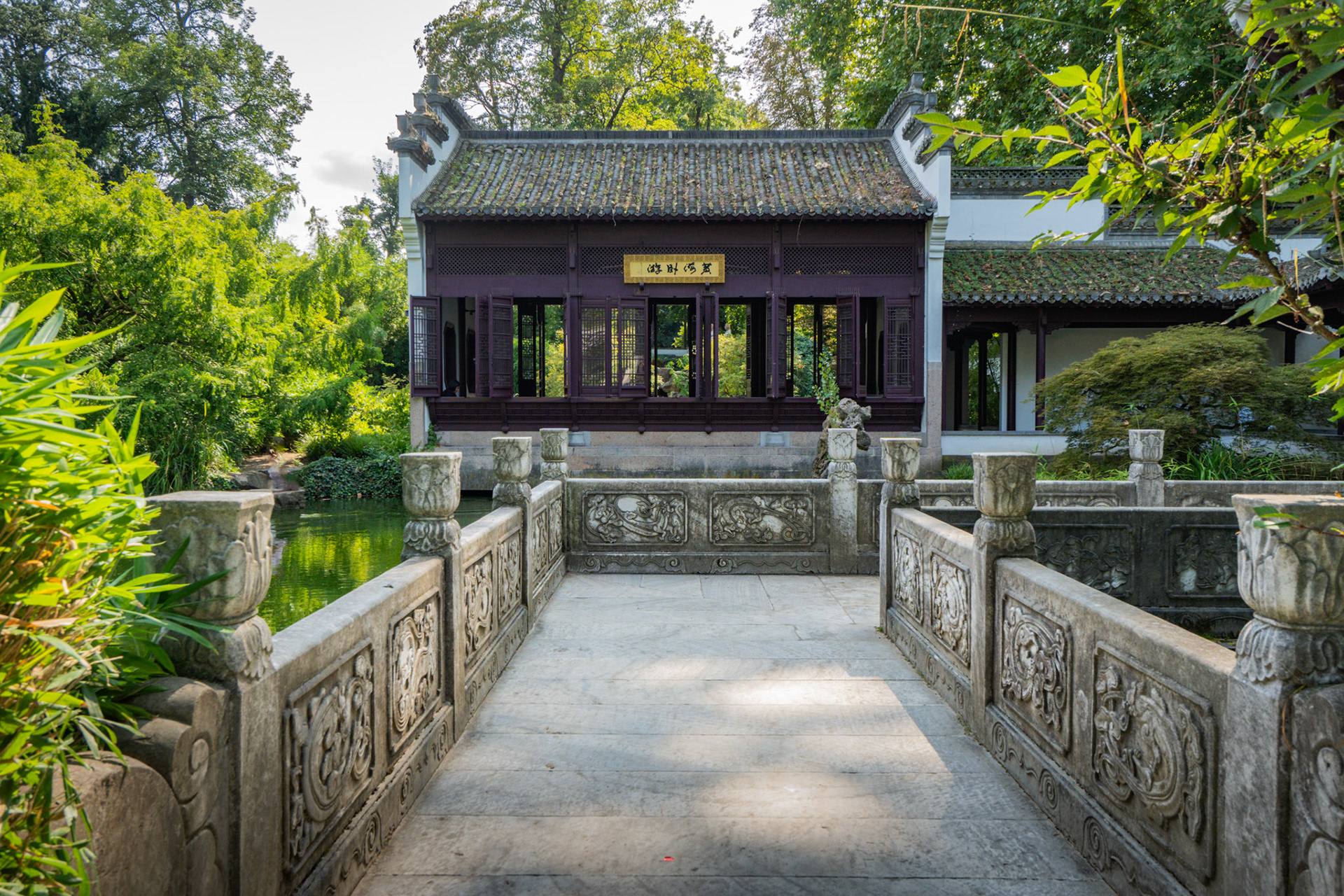 Perspektivwechsel auf klassische Gartenarchitektur