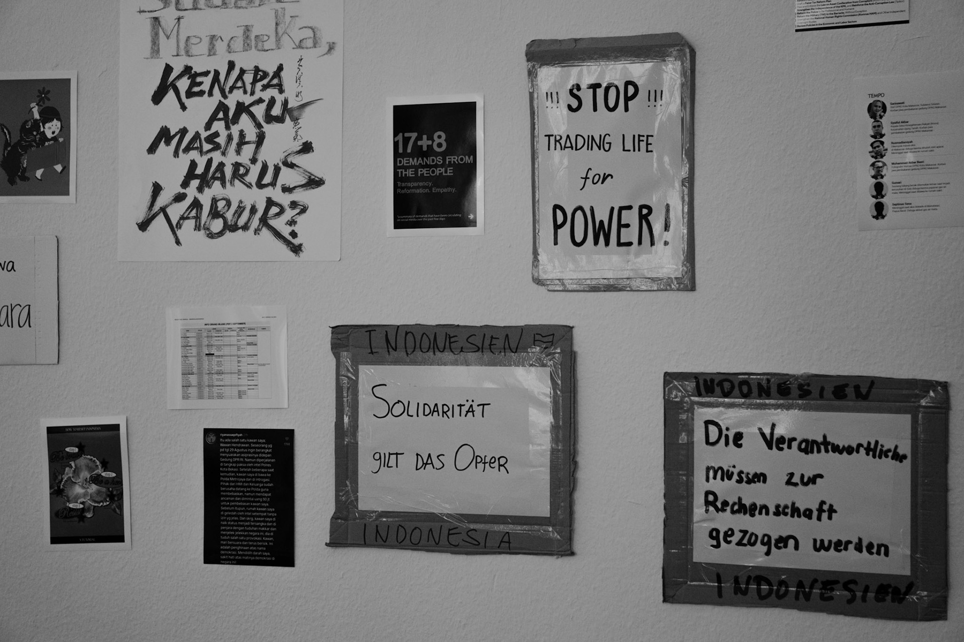 Ausdrucksstarke Plakate erzählen von der Kraft des Protests