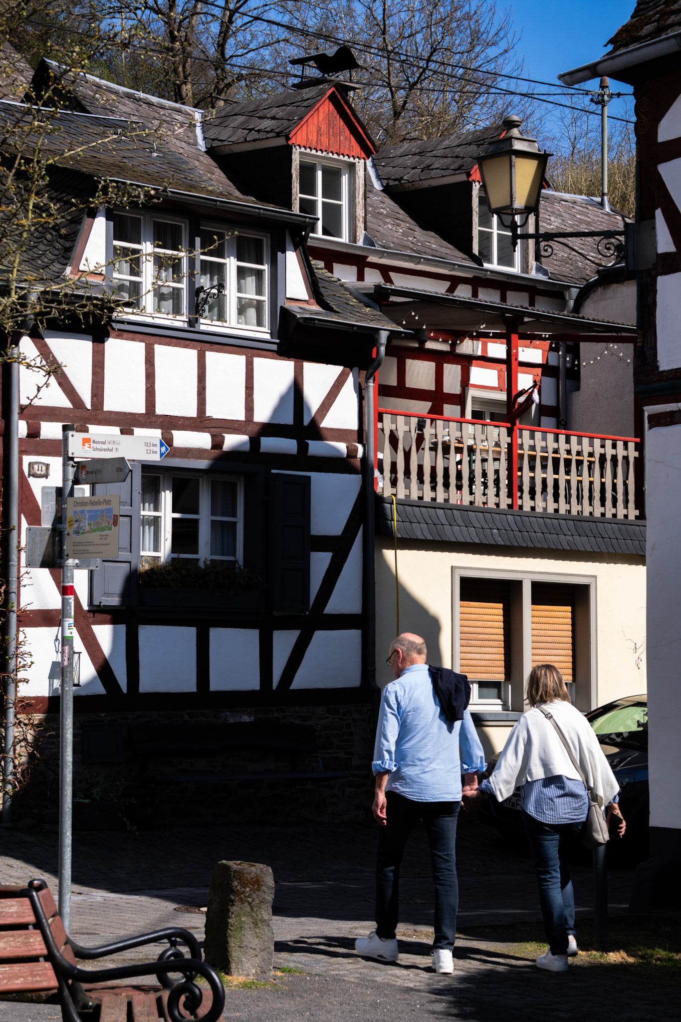 Fachwerkhaus im Schatten