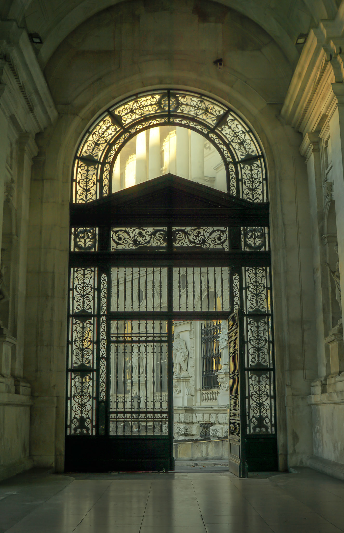 Ein Portal als Kunstwerk – Wiener Prachtarchitektur