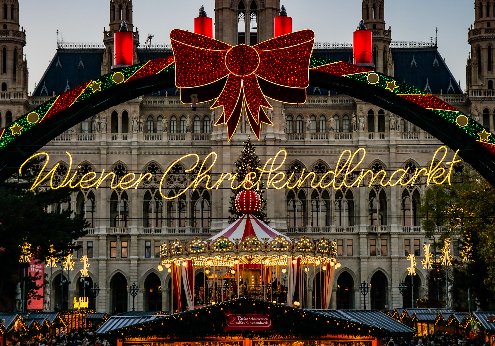 Glanzvoller Eingang zum Markt der Lichter