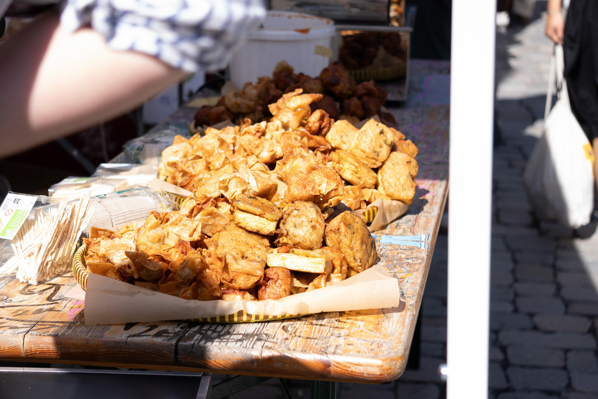 Knusprige Batagor – Streetfood aus Indonesien, frisch serviert