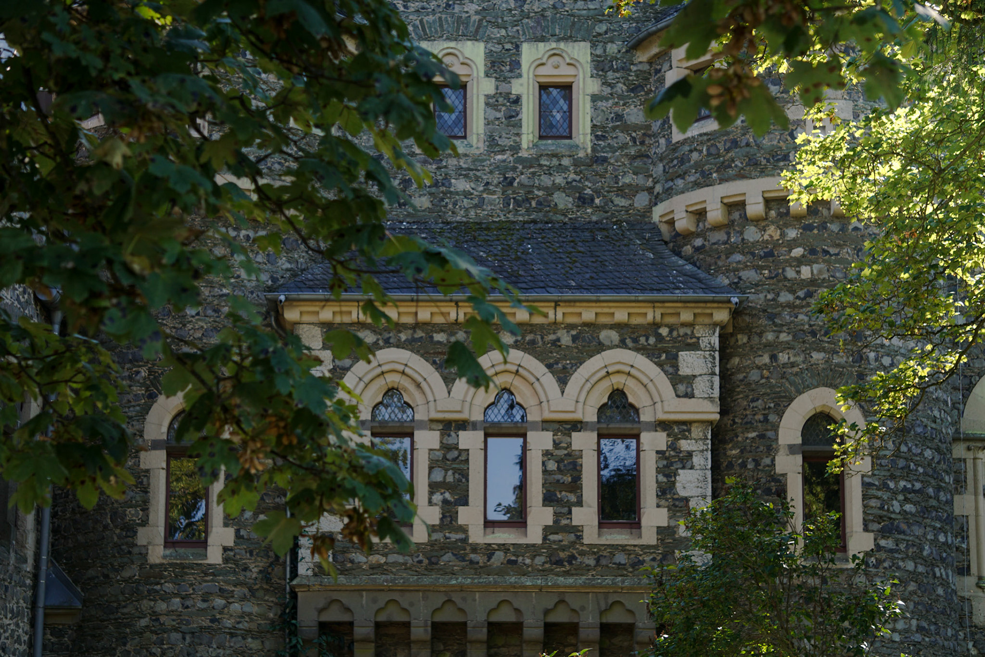 Romanische Fensterreihen