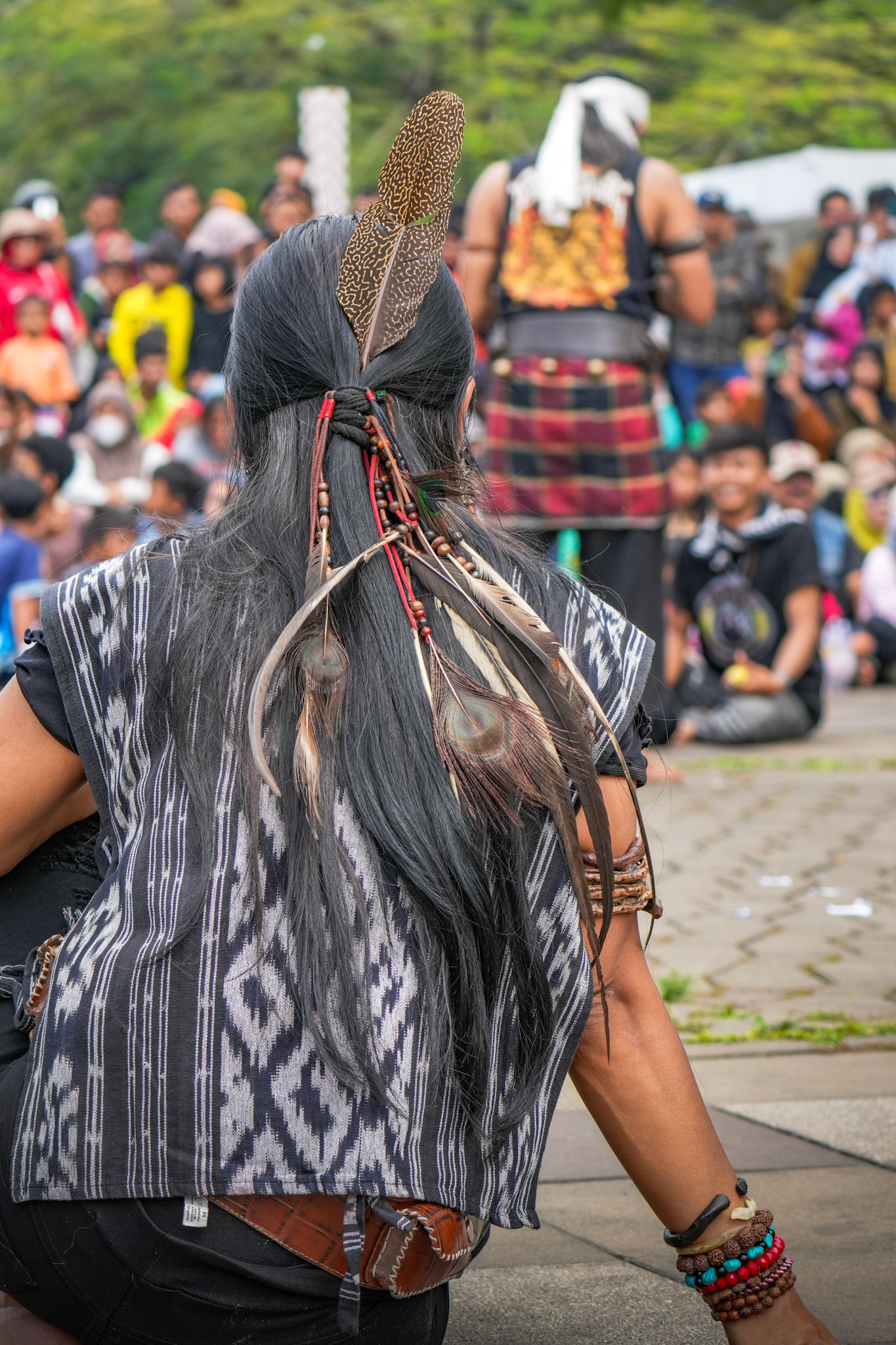 Rückkehr der Ahnen – Federschmuck als kulturelles Zeichen